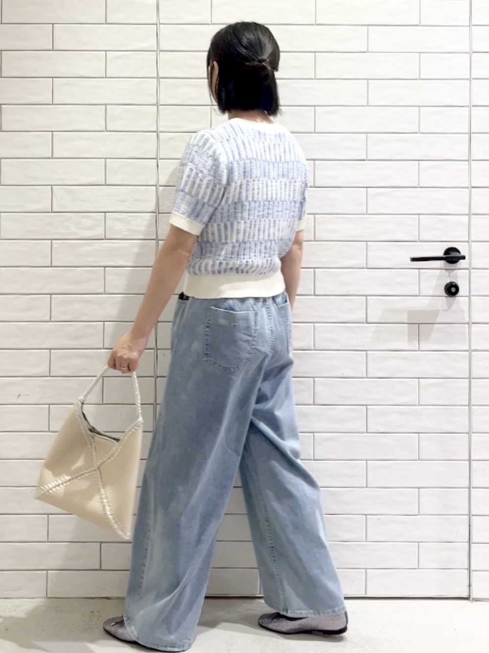しおりさんの「OPAQUE.CLIP｜配色半袖ニットカーディガン【洗濯機OK／抗ピル】」を使ったコーディネート