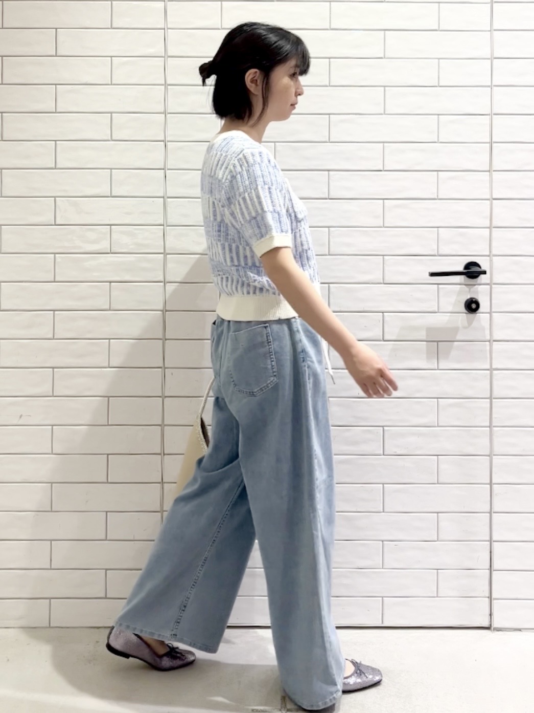 しおりさんの「OPAQUE.CLIP｜配色半袖ニットカーディガン【洗濯機OK／抗ピル】」を使ったコーディネート