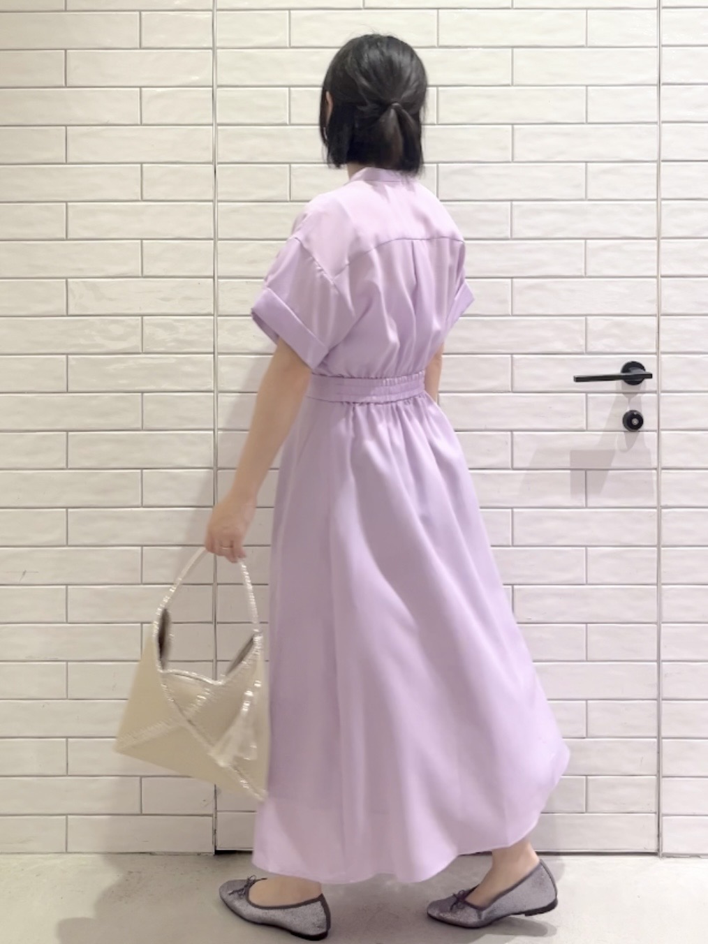 しおりさんの「OPAQUE.CLIP｜【接触冷感／吸水速乾】リネンライク シャツワンピース《洗濯機OK》」を使ったコーディネート