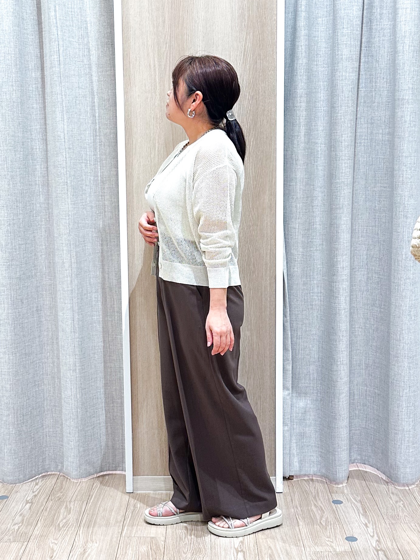naoさんの「grove｜【貴島明日香さん着用】ラメメッシュキーネックカーディガン」を使ったコーディネート