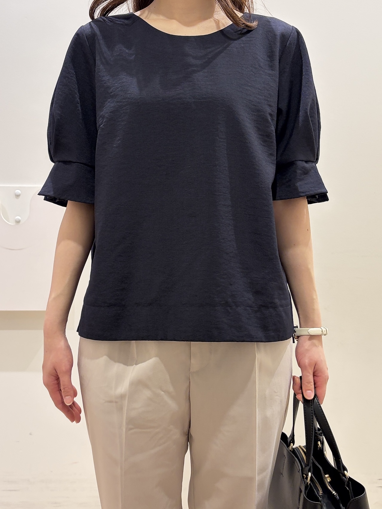 MOMOさんの「index｜【接触冷感】タックパフスリーブブラウス《吸水速乾／防シワ／洗濯機OK／XS～3L／6col》」を使ったコーディネート