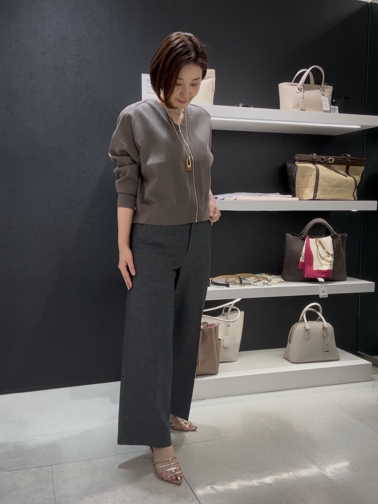 まどかさんの「UNTITLED｜【アンサンブル可/日除け・冷房対策】シアーレーヨンZIPカーディガン」を使ったコーディネート
