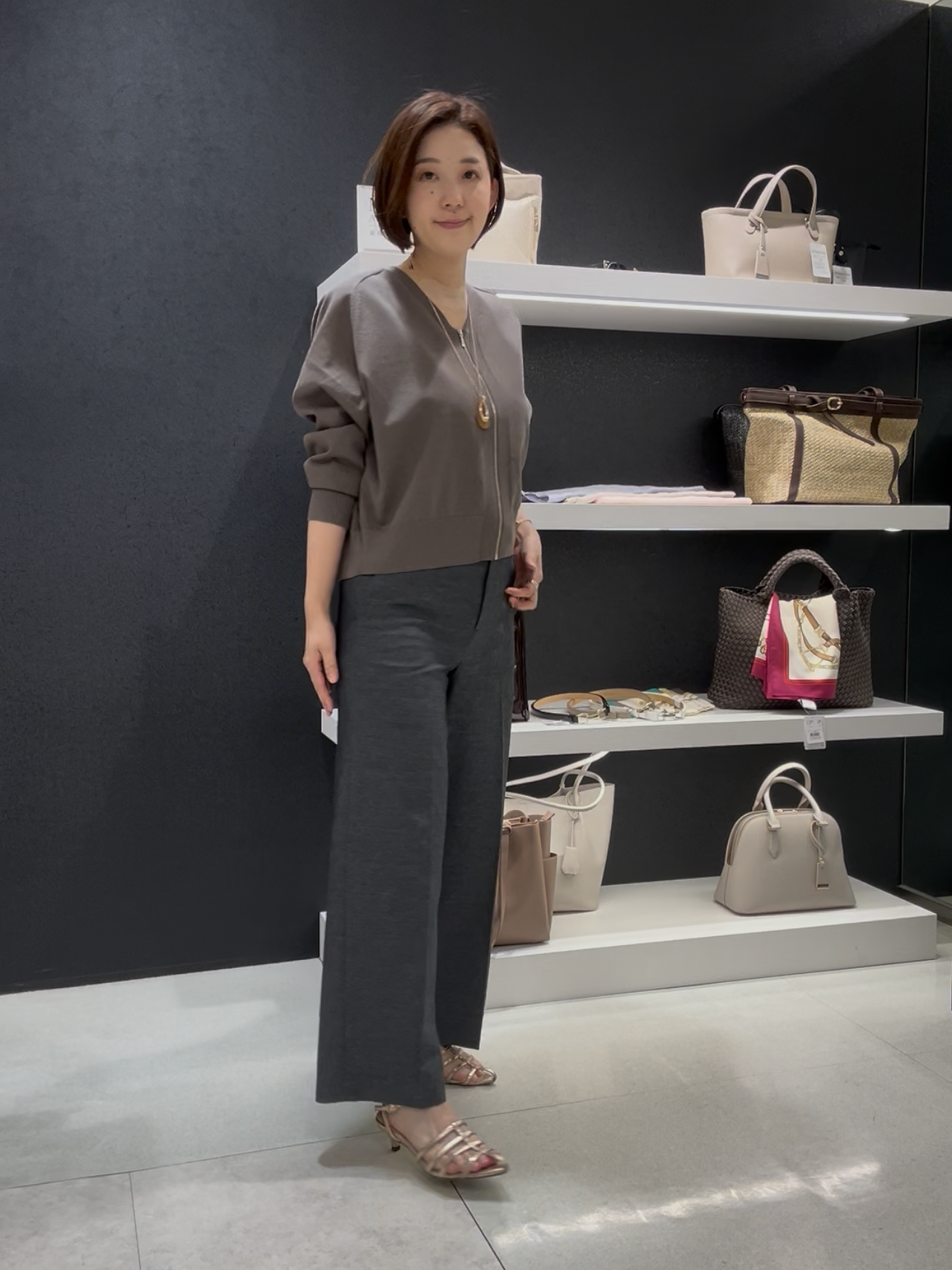 まどかさんの「UNTITLED｜【アンサンブル可/日除け・冷房対策】シアーレーヨンZIPカーディガン」を使ったコーディネート