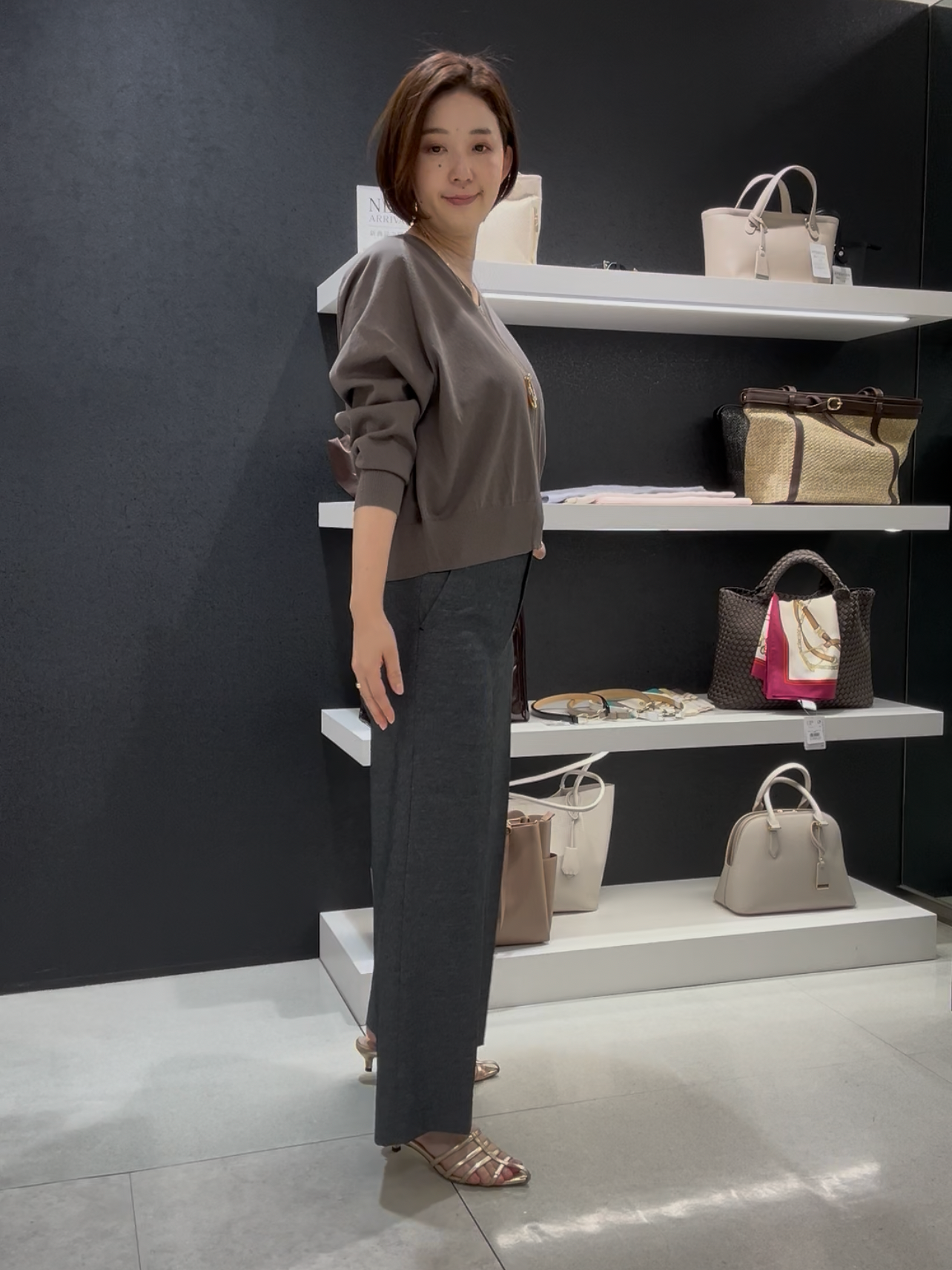 まどかさんの「UNTITLED｜【アンサンブル可/日除け・冷房対策】シアーレーヨンZIPカーディガン」を使ったコーディネート