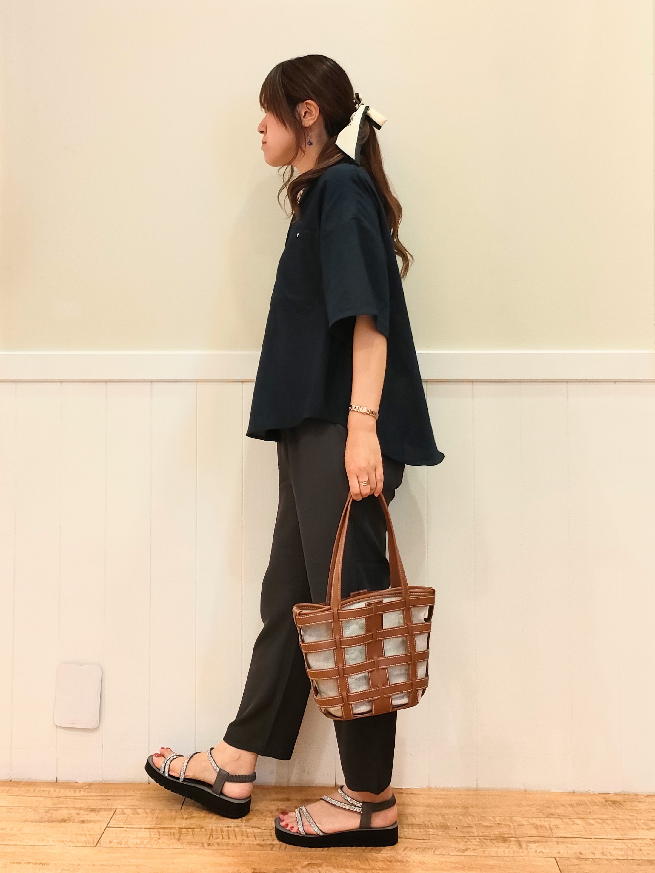NMさんの「SHOO･LA･RUE｜【洗濯機可/S-LL】大人の抜け感 ゆるっと5分袖シャツ」を使ったコーディネート