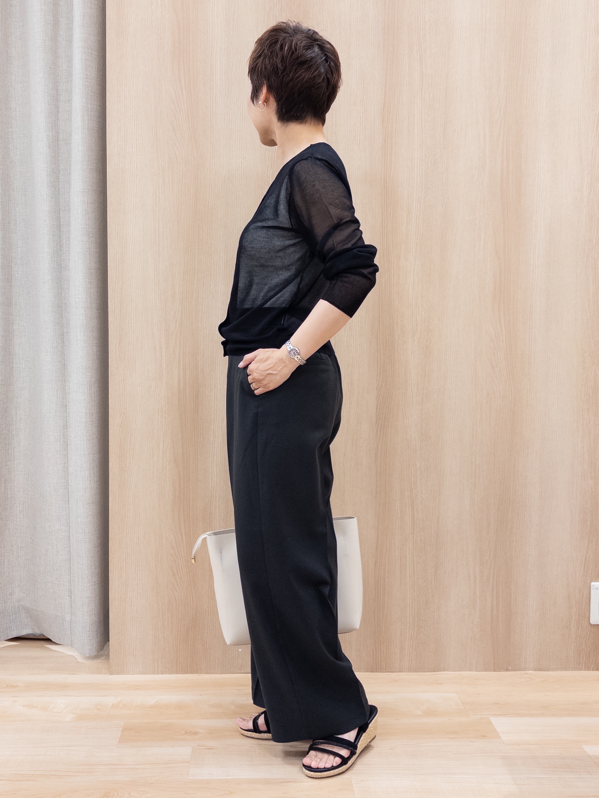 シュウコさんの「grove｜高評価！【洗える/名品】大人の透け感、シアーカーディガン」を使ったコーディネート