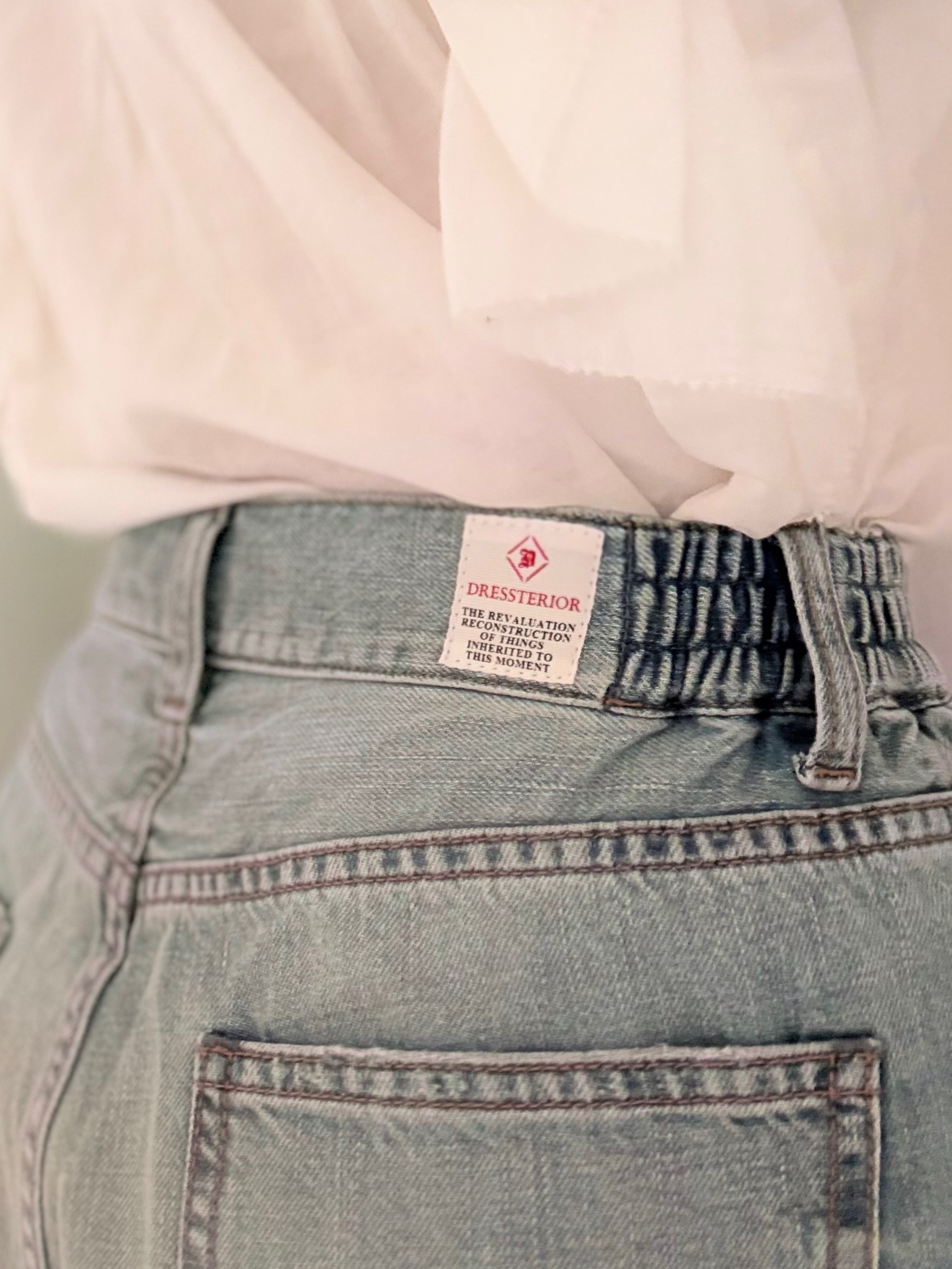 Yamaさんの「DRESSTERIOR｜コットンシルク ラッフルスリーブ ブラウス」を使ったコーディネート