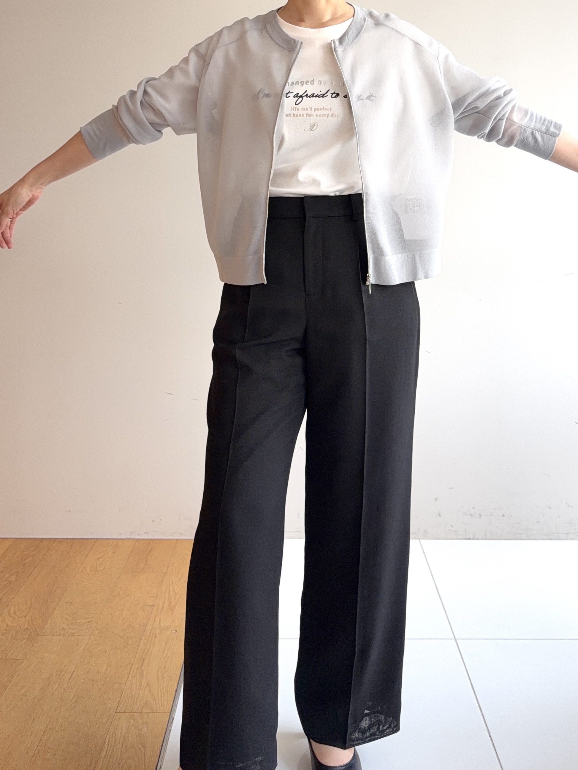 murayamaさんの「INDIVI｜【UVケア／選べるグラフィック】スムースジャージTシャツ」を使ったコーディネート