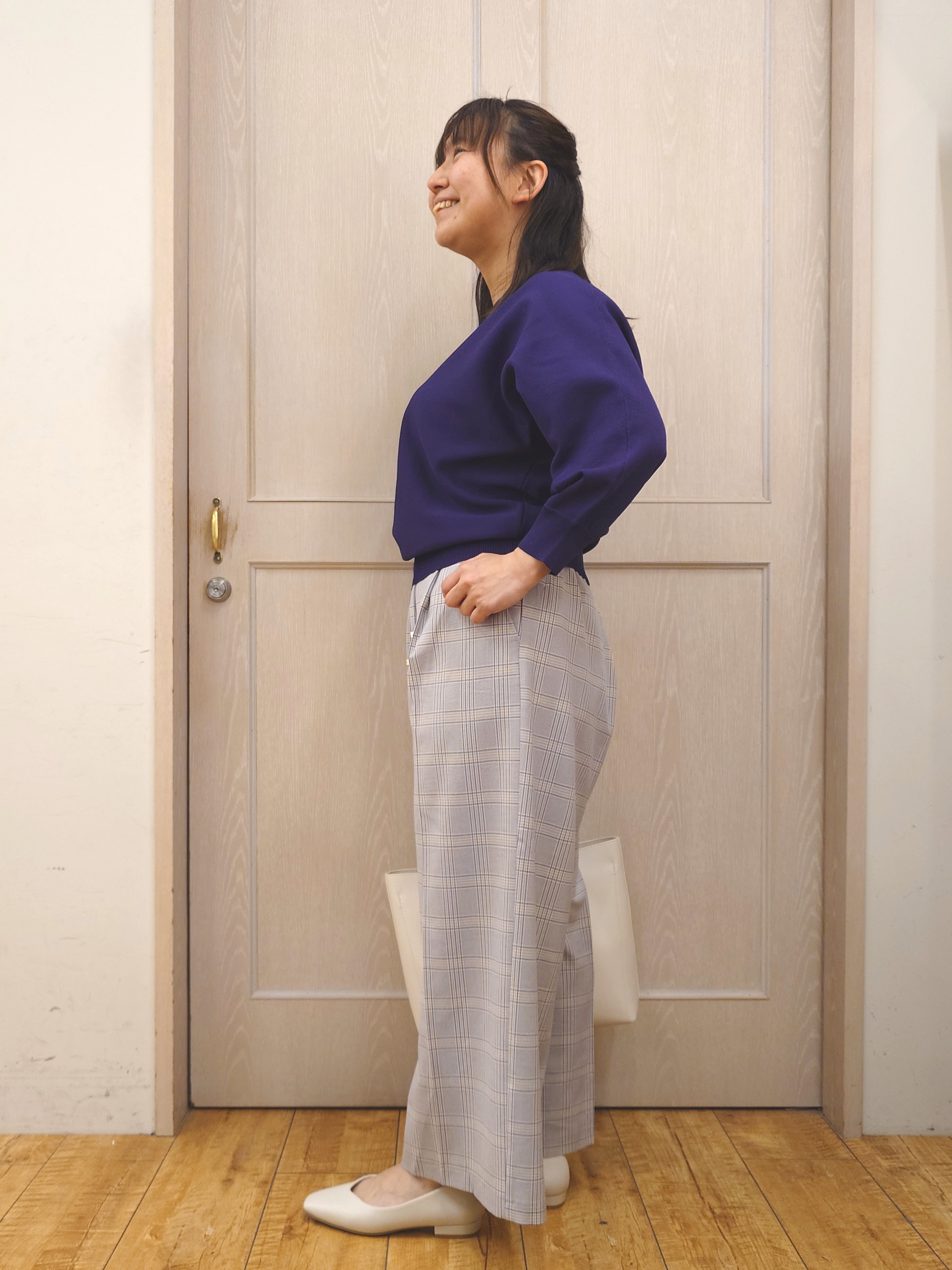 とろろさんの「SHOO･LA･RUE｜【洗濯機可/S-LL】さらりと軽やか インせず着られる すっきり見えドルマンニット」を使ったコーディネート