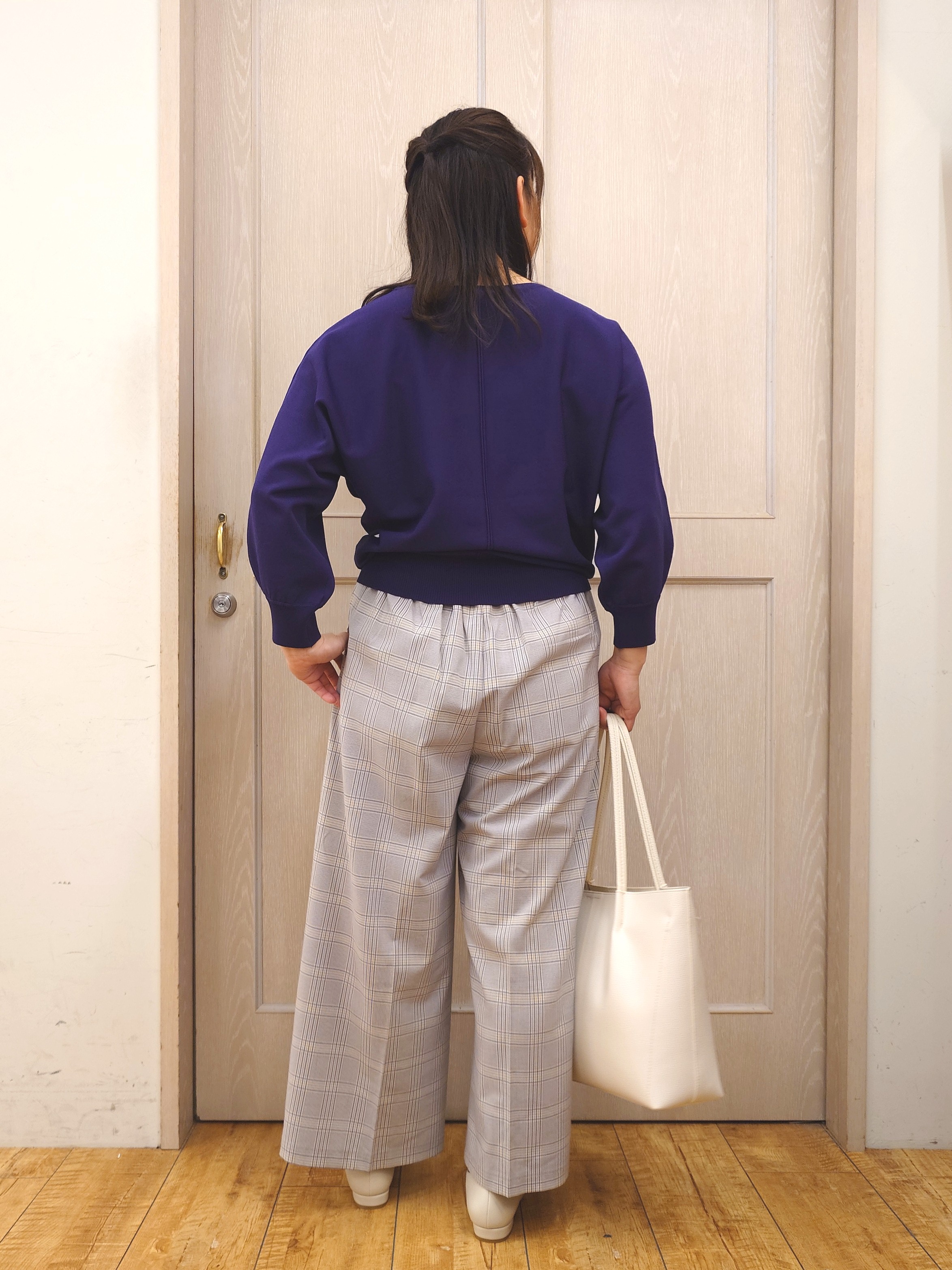 とろろさんの「SHOO･LA･RUE｜【洗濯機可/S-LL】さらりと軽やか インせず着られる すっきり見えドルマンニット」を使ったコーディネート