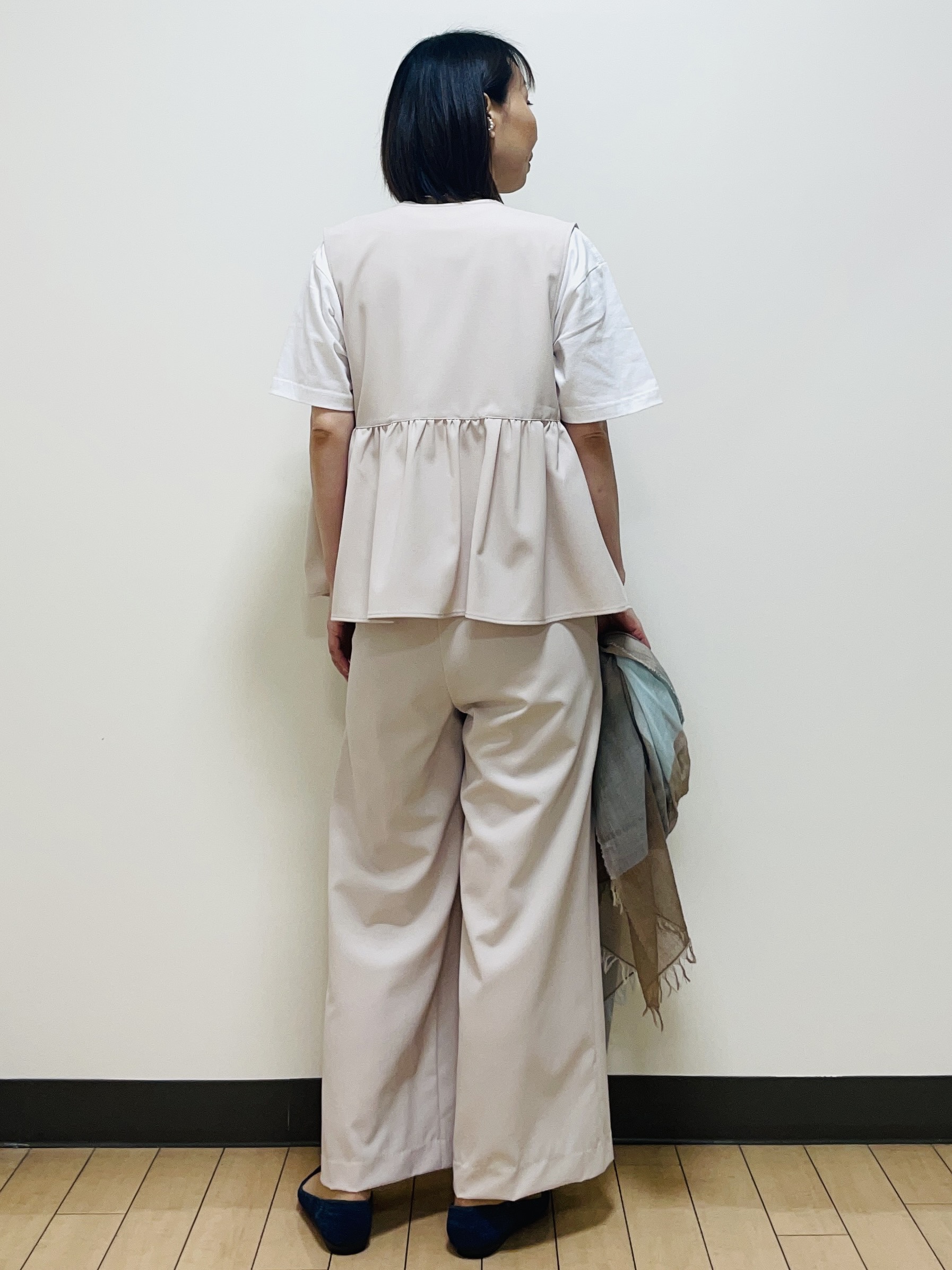 Riiさんの「Reflect｜【単品使い◎】ペプラムベスト＋リラクシーパンツセット」を使ったコーディネート