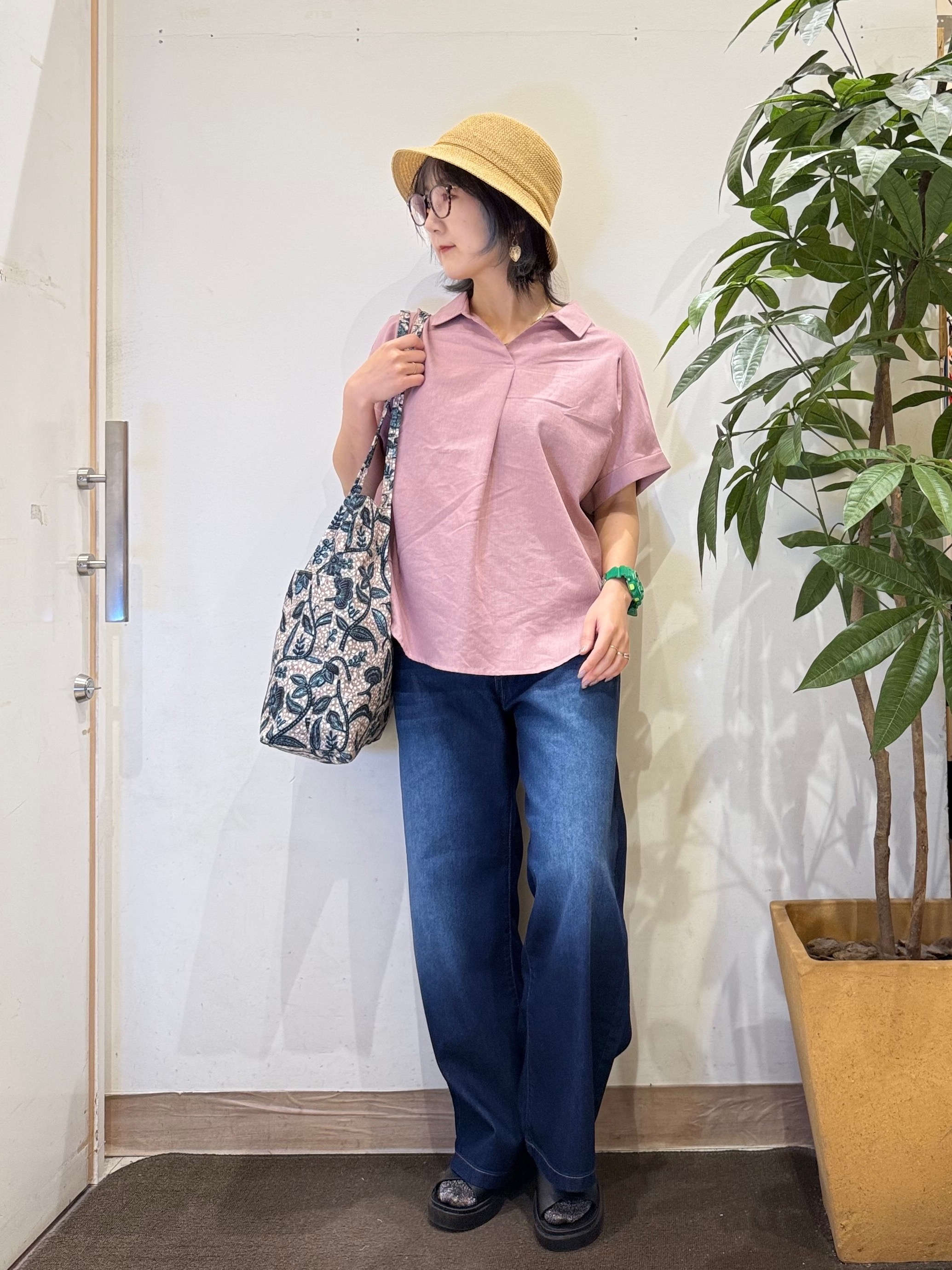 misakiさんの「SHOO･LA･RUE｜【ひんやり/UV】インせず着られる フレンチリネンスキッパーシャツ」を使ったコーディネート