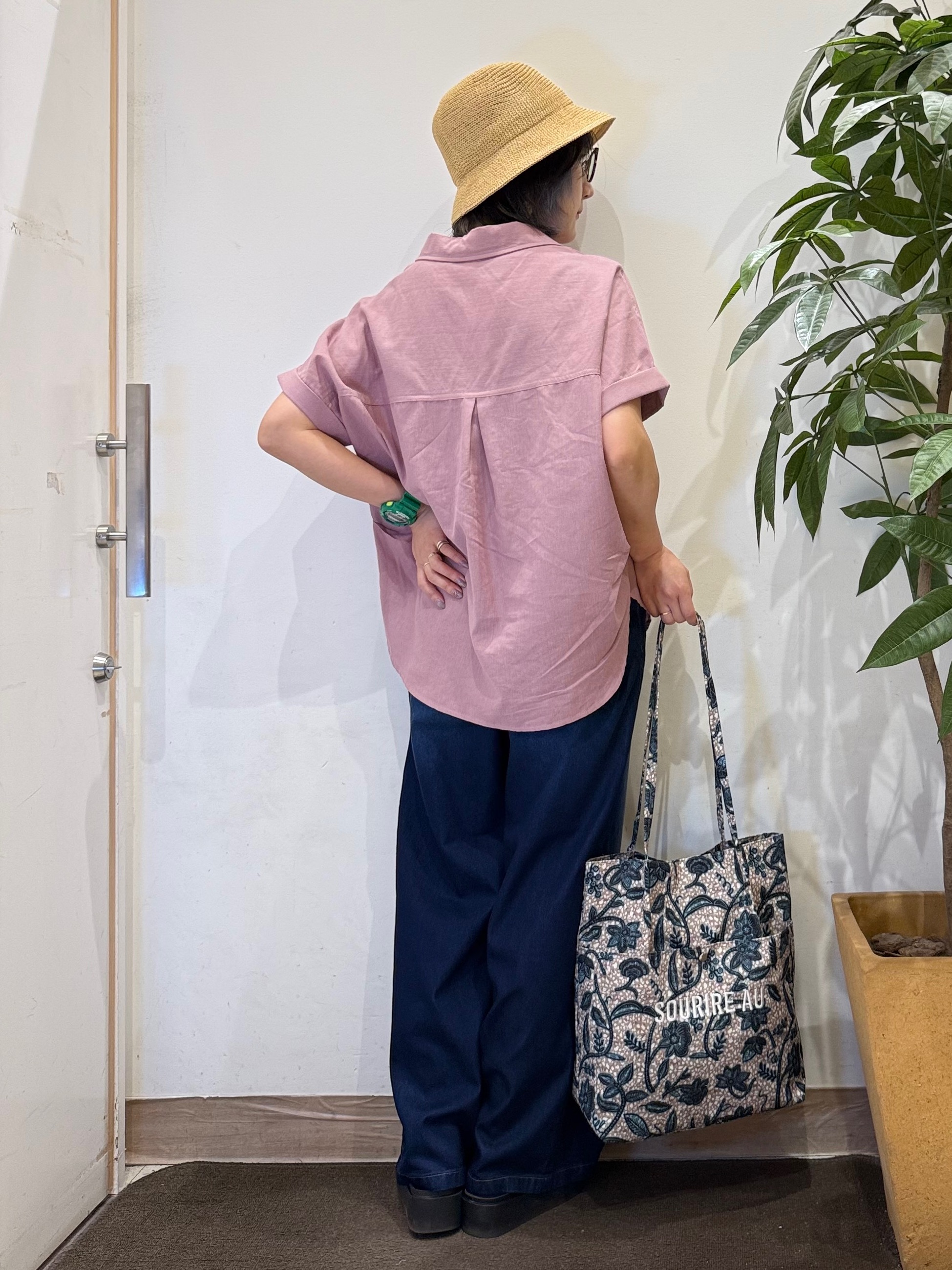 misakiさんの「SHOO･LA･RUE｜【ひんやり/UV】インせず着られる フレンチリネンスキッパーシャツ」を使ったコーディネート