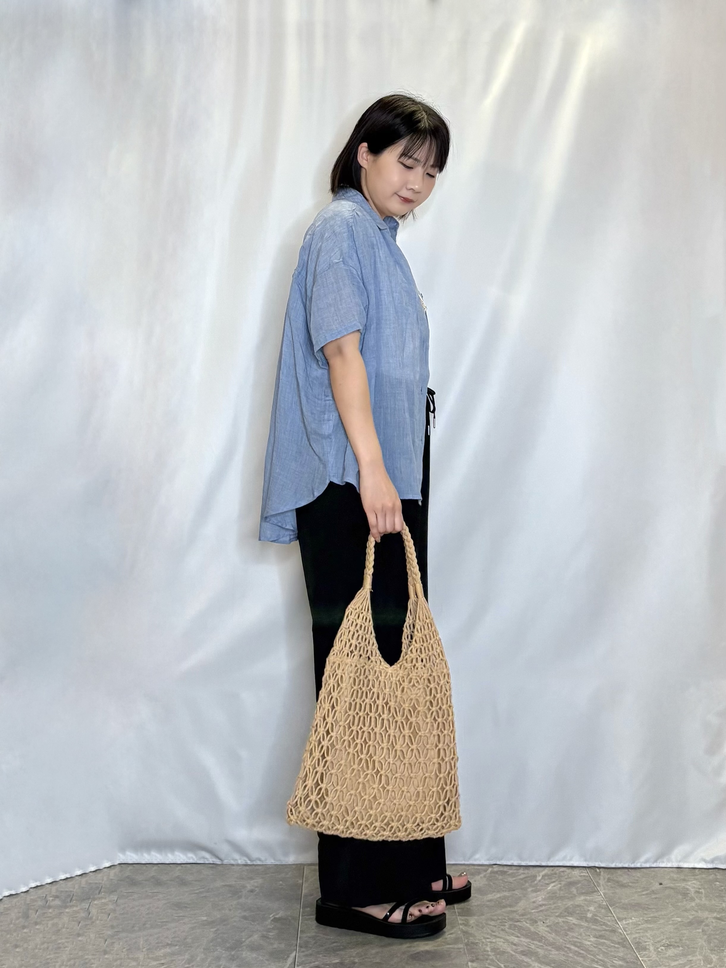ネリさんの「SHOO･LA･RUE｜ヒップがすっぽり隠れる やわらか5分袖シアーシャツ」を使ったコーディネート