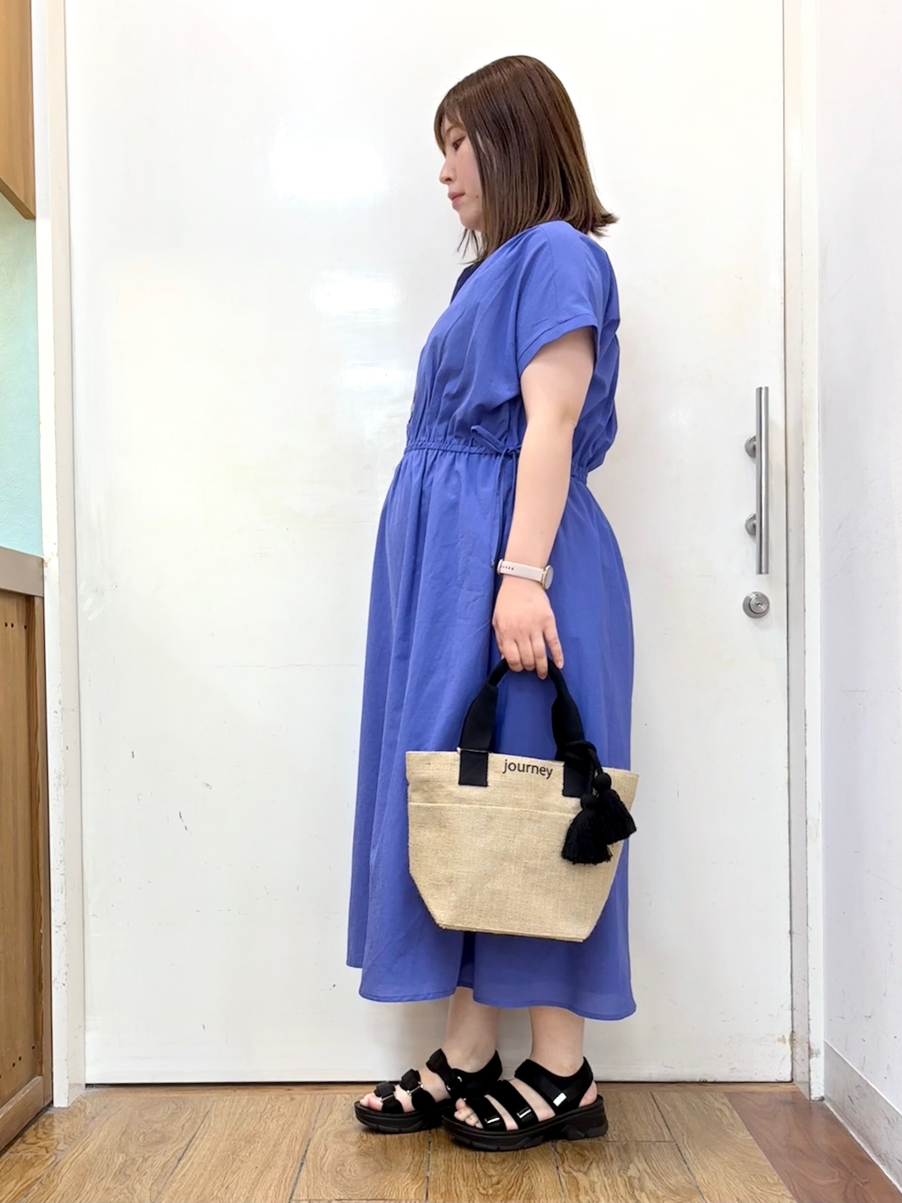 だいわさんの「SHOO･LA･RUE｜【ひんやり/UV/吸水速乾/洗濯機可】さらり快適 ギャザーリボンワンピース」を使ったコーディネート