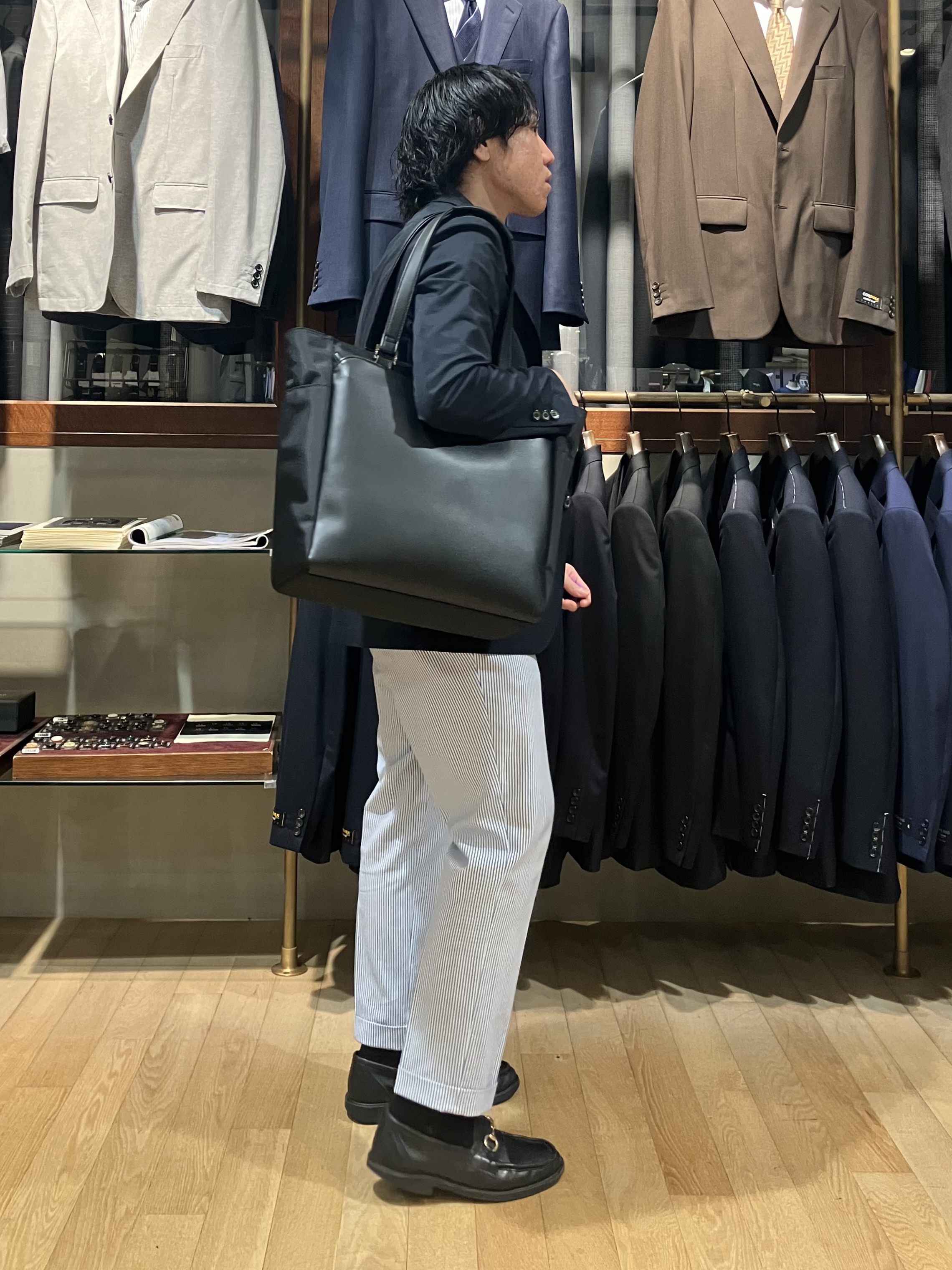 成田さんの「TAKEO KIKUCHI｜【抗菌防臭】COOL DOTS（R）ドビープリント ジャケット」を使ったコーディネート