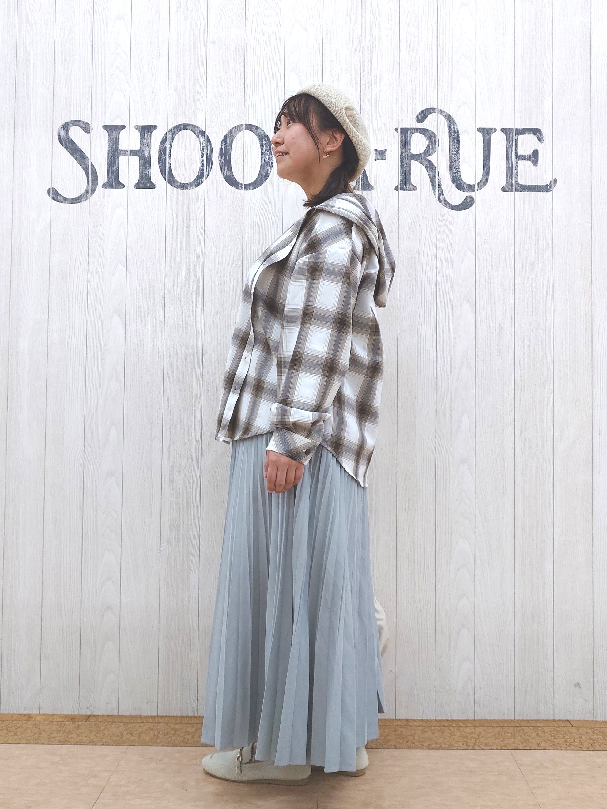 とろろさんの「SHOO･LA･RUE｜【洗濯機可】涼しげで軽やかな チェックシャツパーカ」を使ったコーディネート