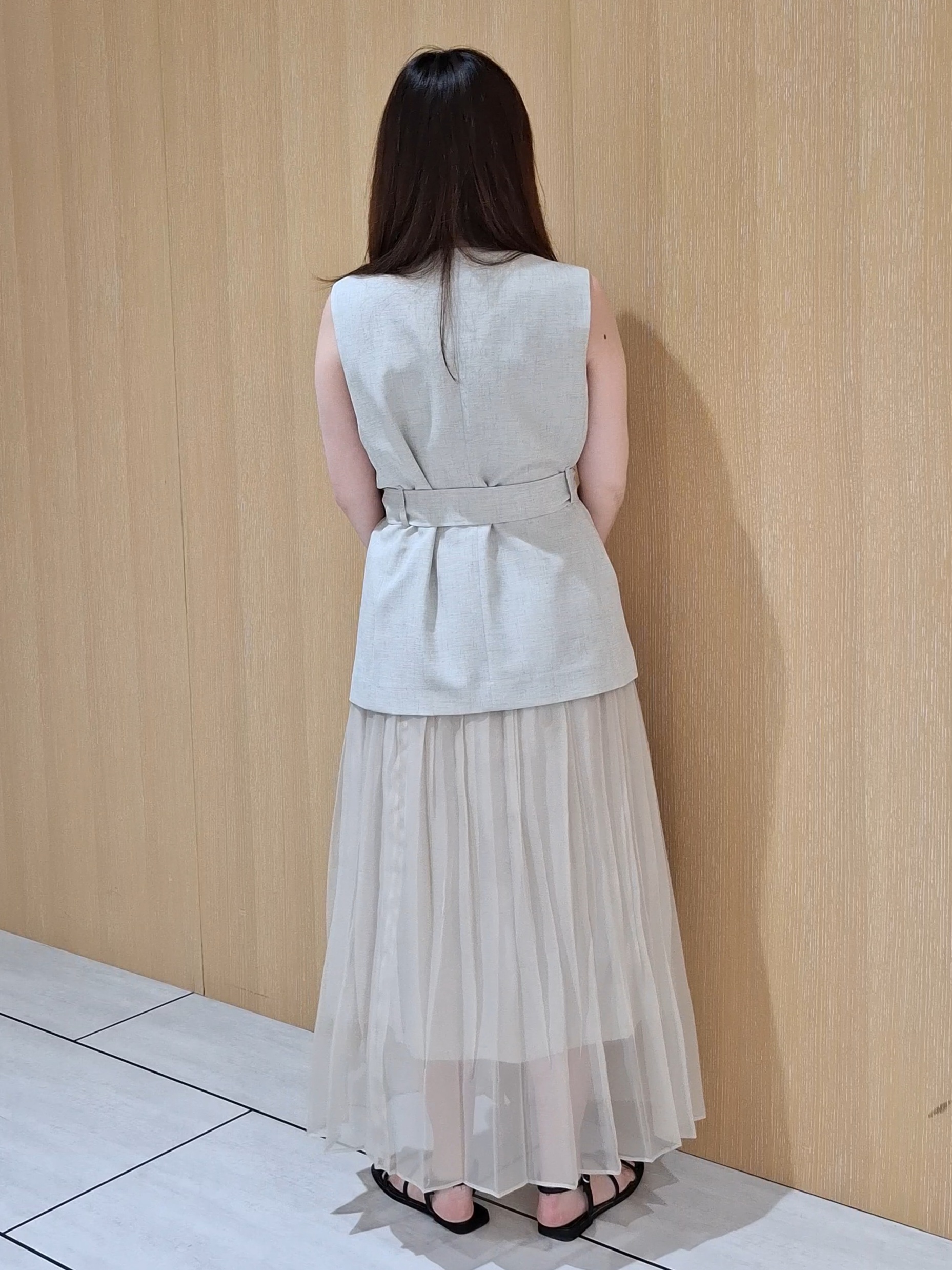 YuKaRiさんの「UNTITLED｜【セットアップ可/UV/接触冷感】スラブキーネックジレ」を使ったコーディネート
