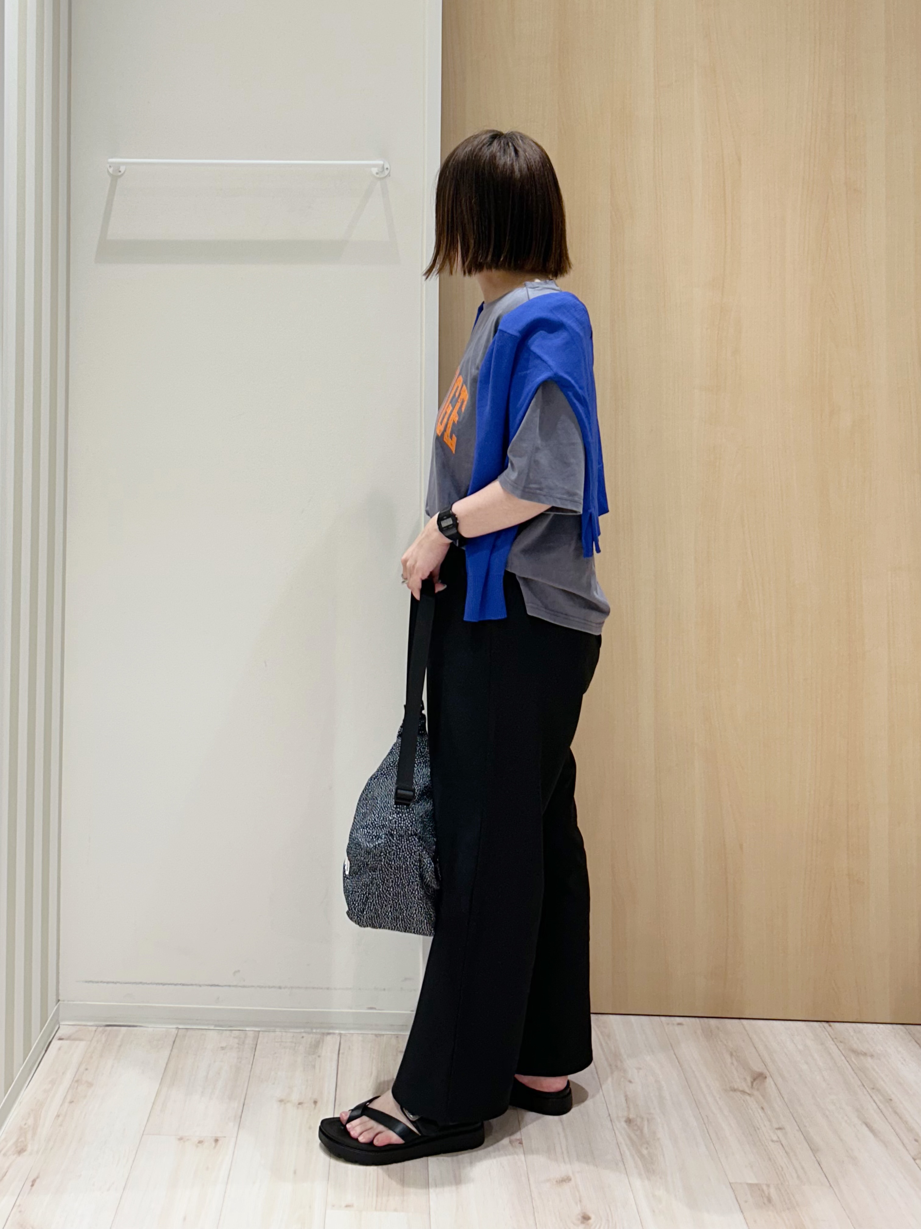 maaaさんの「SHOO･LA･RUE｜【洗濯機可/ひんやり/UV】さらっとしたタッチが心地よい ショート丈 Vネックカーディガン」を使ったコーディネート