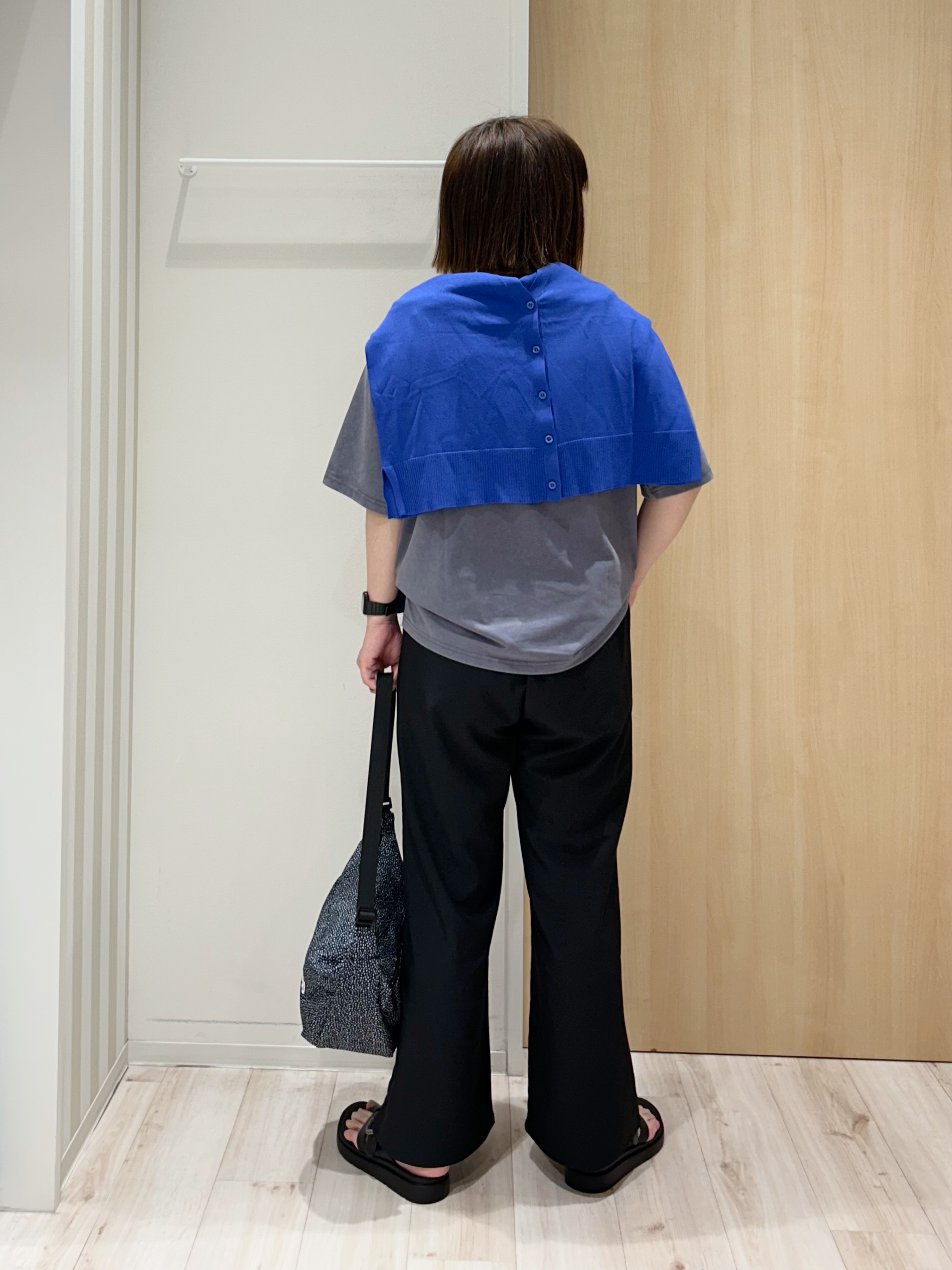 maaaさんの「SHOO･LA･RUE｜【洗濯機可/ひんやり/UV】さらっとしたタッチが心地よい ショート丈 Vネックカーディガン」を使ったコーディネート