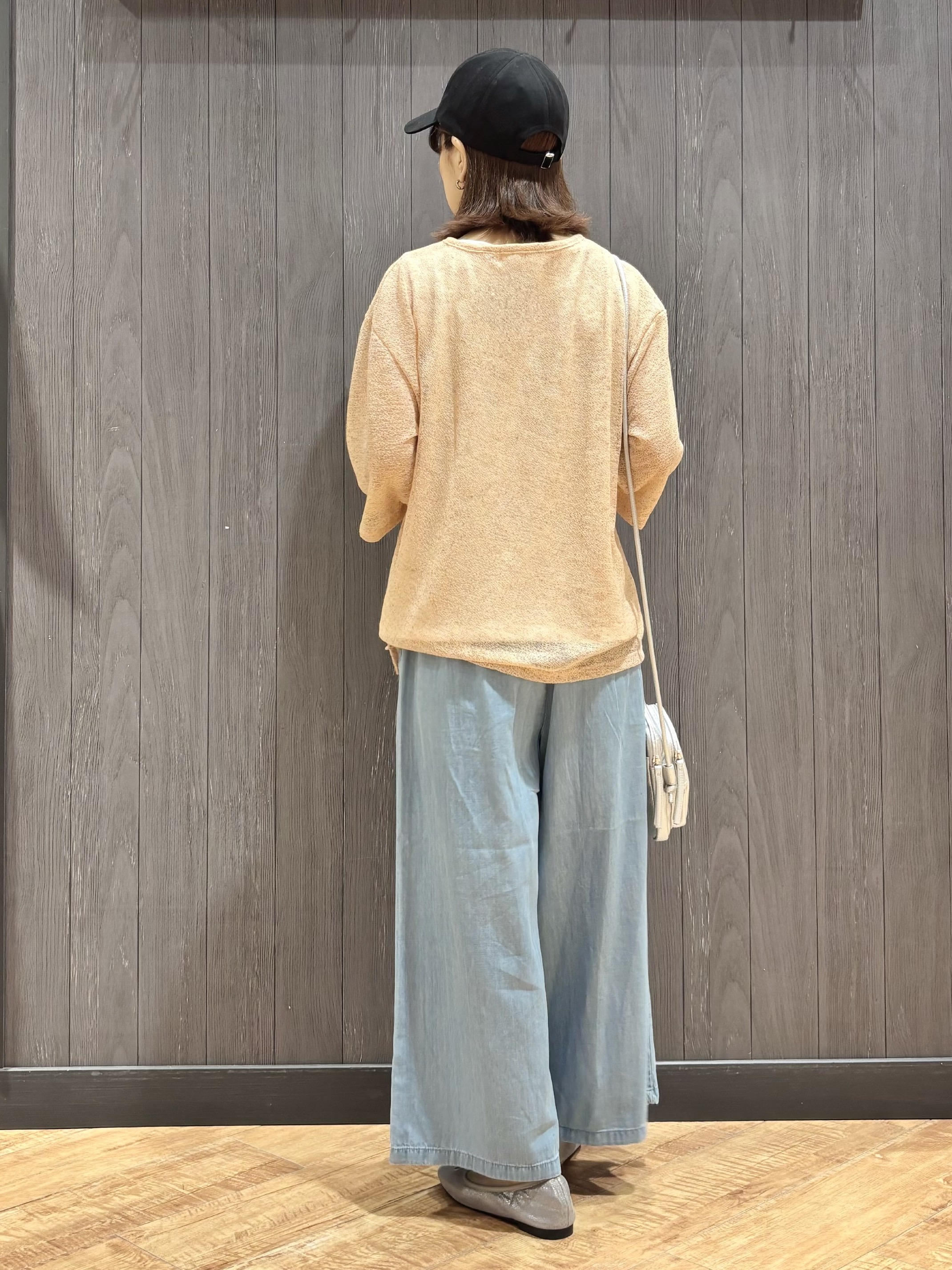 meiさんの「SHOO･LA･RUE｜【2点セット】メランジシアートップス&times;タンクトップセット」を使ったコーディネート