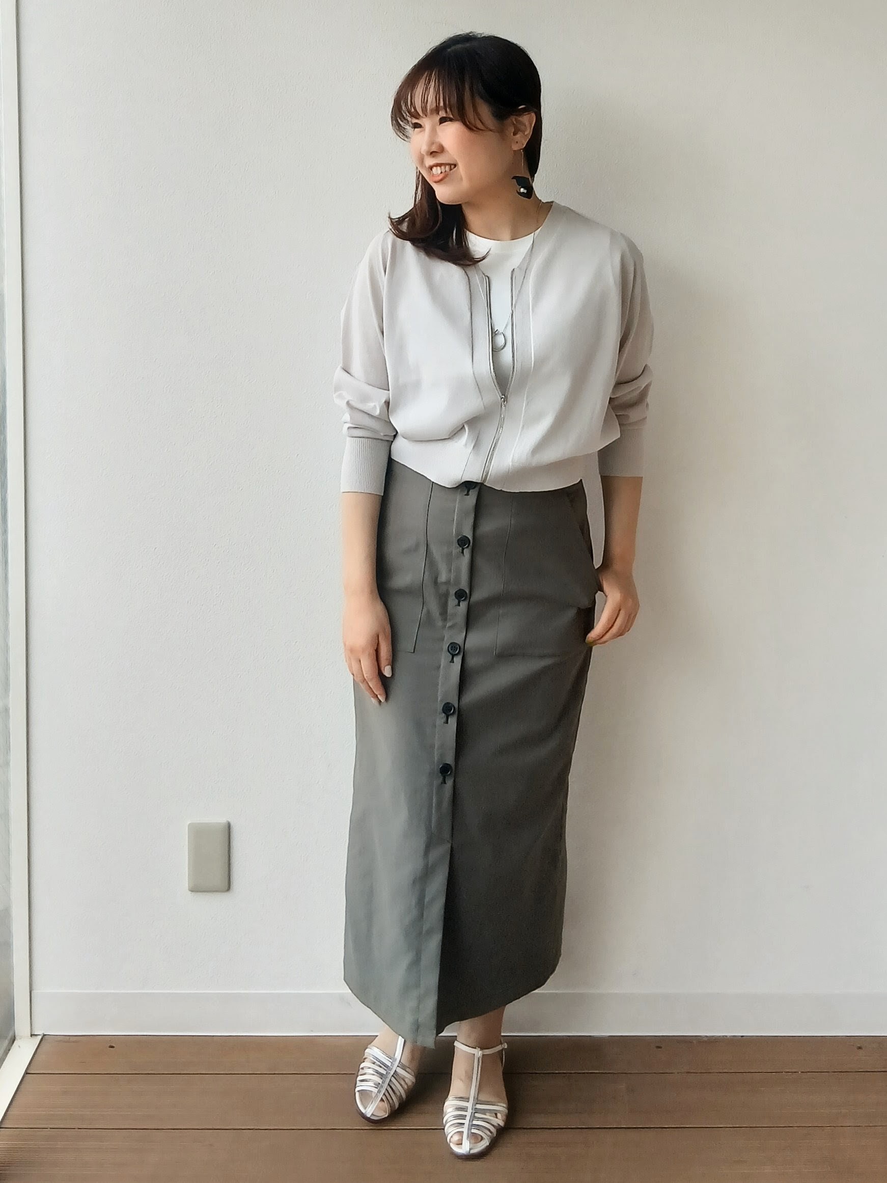 なみきさんの「UNTITLED｜【アンサンブル可/日除け・冷房対策】シアーレーヨンZIPカーディガン」を使ったコーディネート