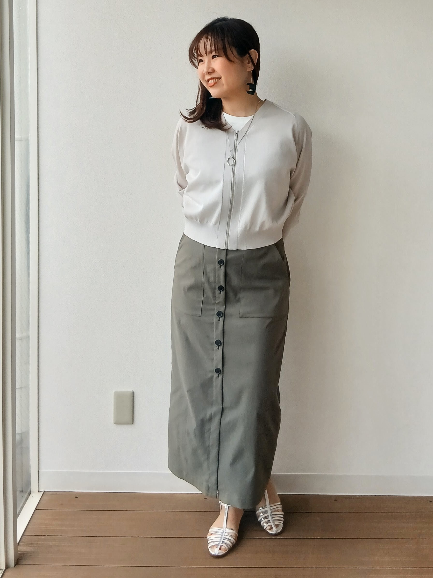 なみきさんの「UNTITLED｜【アンサンブル可/日除け・冷房対策】シアーレーヨンZIPカーディガン」を使ったコーディネート