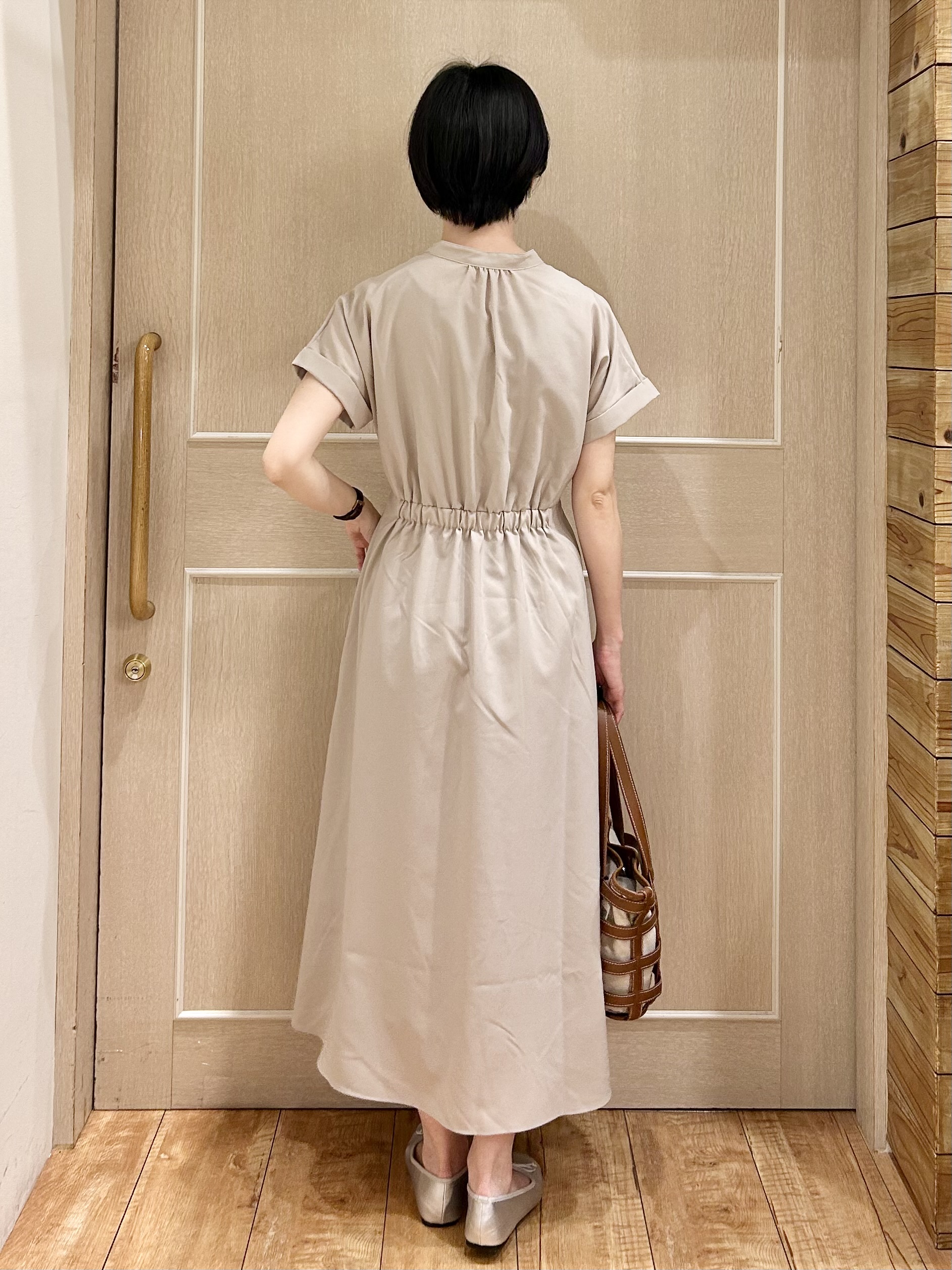 ちぐささんの「SHOO･LA･RUE｜【洗濯機可／洗濯後しわになりにくい】ウエストタックフレンチワンピース」を使ったコーディネート