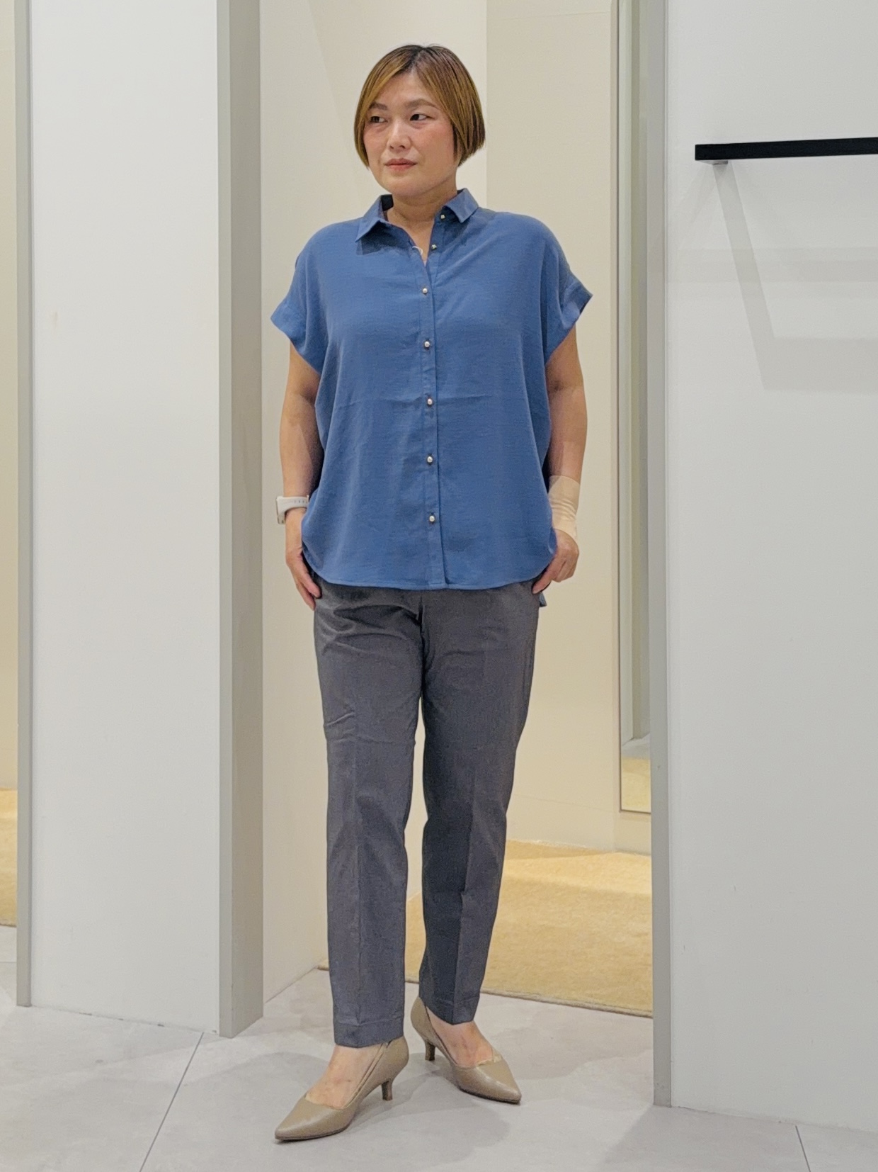 タナさんの「THE SHOP TK｜【ひんやり/防しわ/UV/吸水速乾】襟付き フレンチスリーブシャツ」を使ったコーディネート