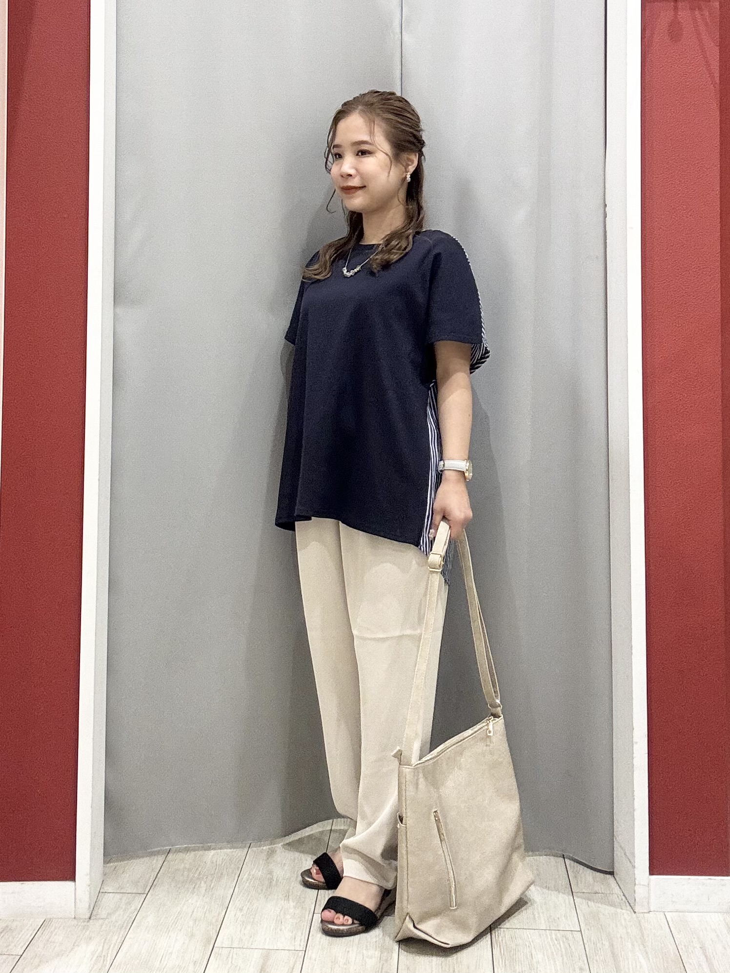 shioさんの「SHOO･LA･RUE｜【ひんやり/S-LL】インしない大人の爽やかスタイルに 前後異素材切替トップス」を使ったコーディネート