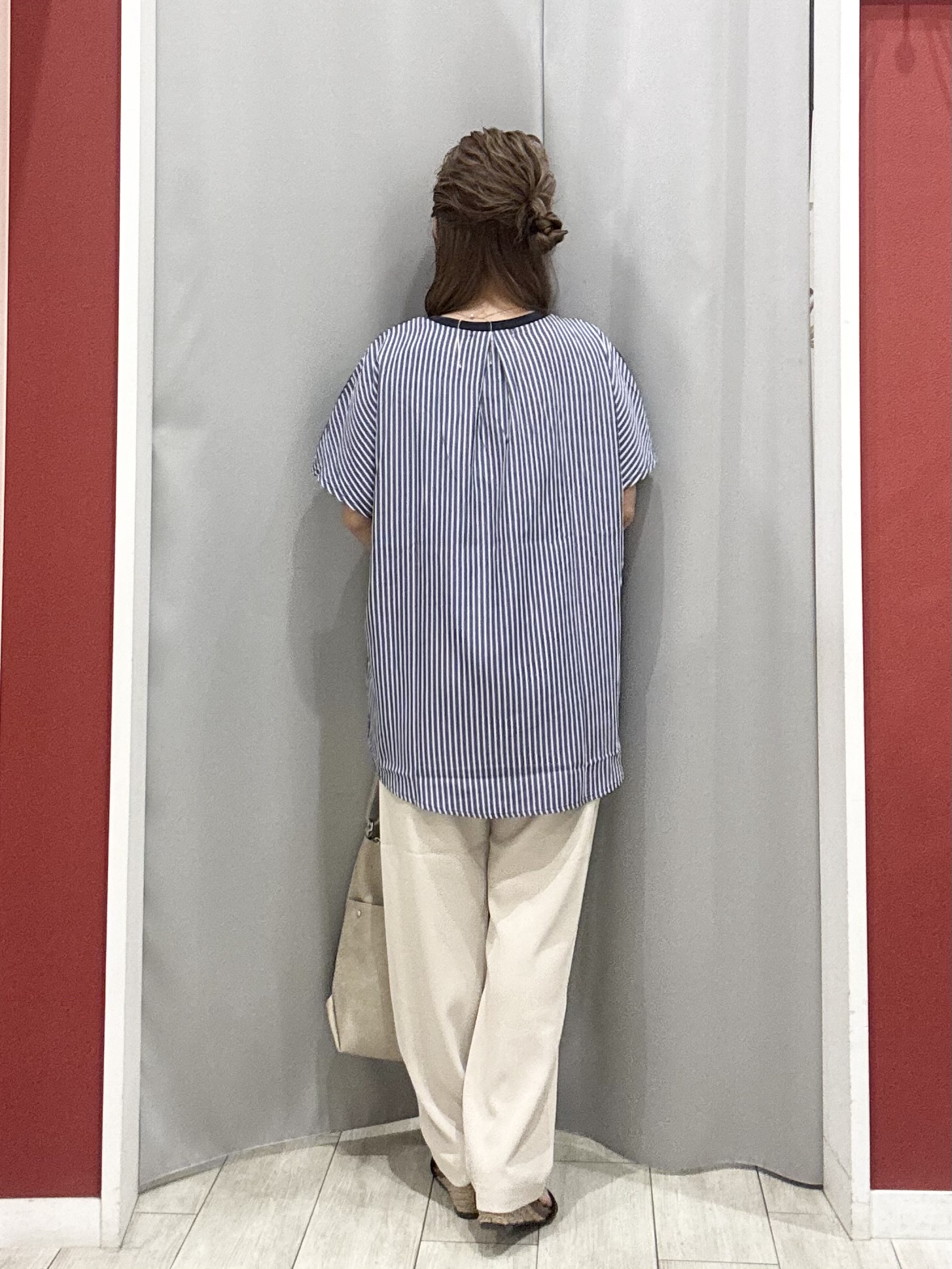 shioさんの「SHOO･LA･RUE｜【ひんやり/S-LL】インしない大人の爽やかスタイルに 前後異素材切替トップス」を使ったコーディネート
