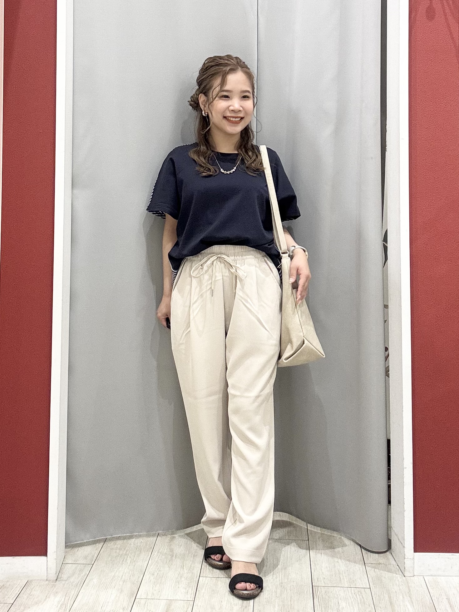 shioさんの「SHOO･LA･RUE｜【ひんやり/S-LL】インしない大人の爽やかスタイルに 前後異素材切替トップス」を使ったコーディネート