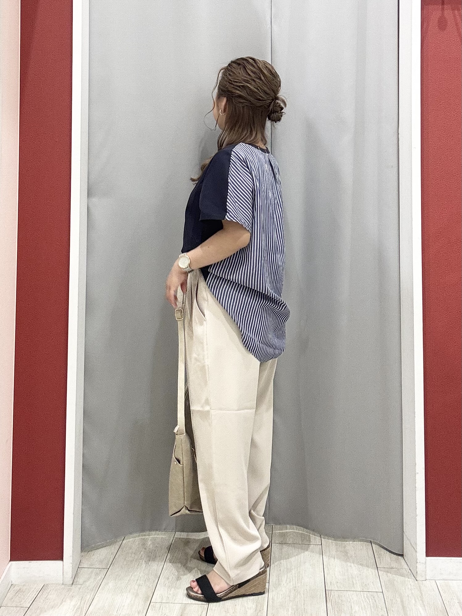 shioさんの「SHOO･LA･RUE｜【ひんやり/S-LL】インしない大人の爽やかスタイルに 前後異素材切替トップス」を使ったコーディネート