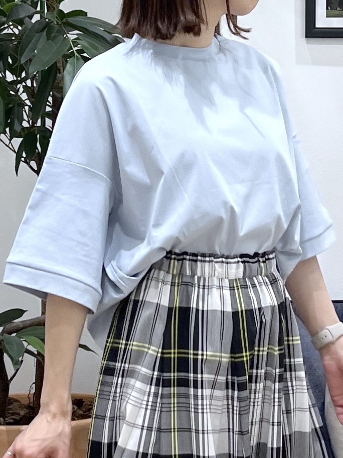 canaさんの「Dessin｜【新色追加/体型カバー】美光沢カットソーボクシーシルエット」を使ったコーディネート