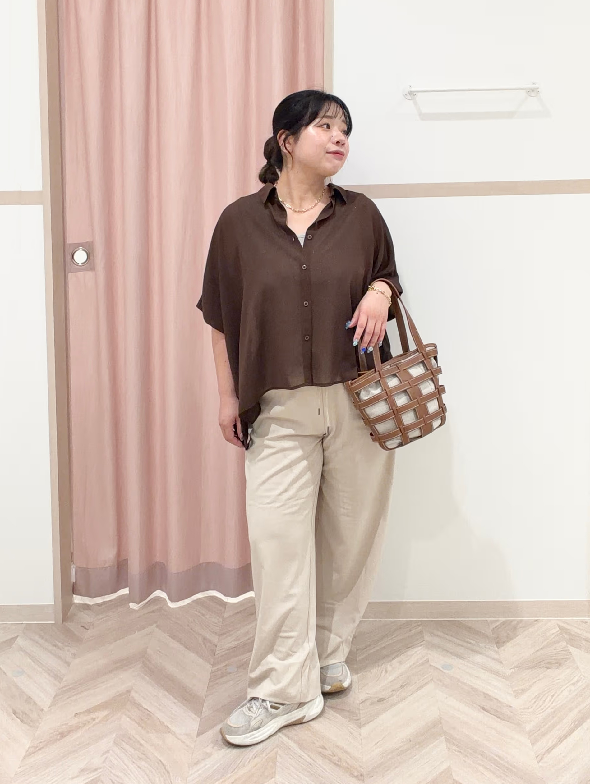 まちゃんなちゃんさんの「SHOO･LA･RUE｜【洗濯機可/S-LL】コーデのさりげないアクセントに　きらきらラメタンクトップ」を使ったコーディネート