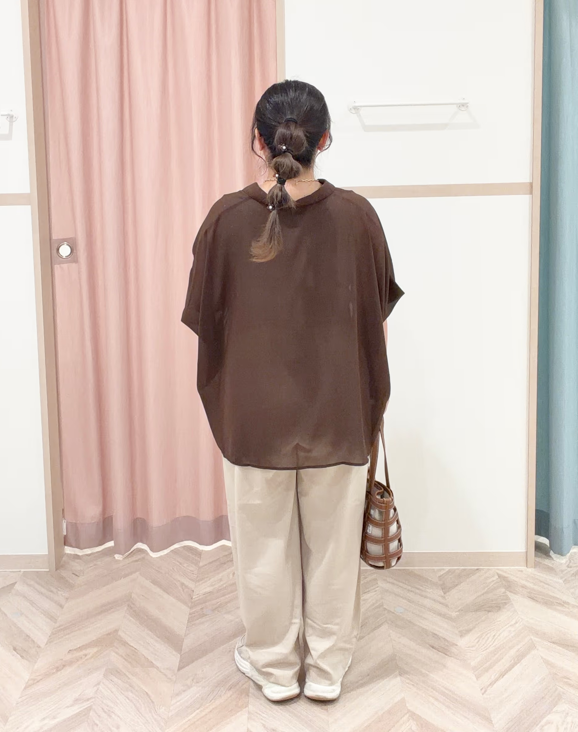 まちゃんなちゃんさんの「SHOO･LA･RUE｜【洗濯機可/S-LL】コーデのさりげないアクセントに　きらきらラメタンクトップ」を使ったコーディネート