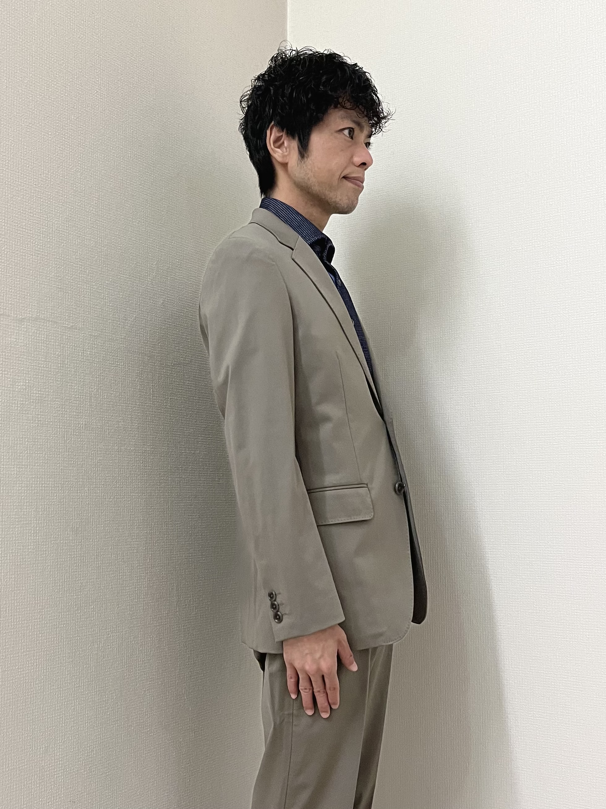 URAさんの「TAKEO KIKUCHI｜【360&deg;ストレッチ/軽量】None Of Stress ライト ジャケット（セットアップ対応）」を使ったコーディネート