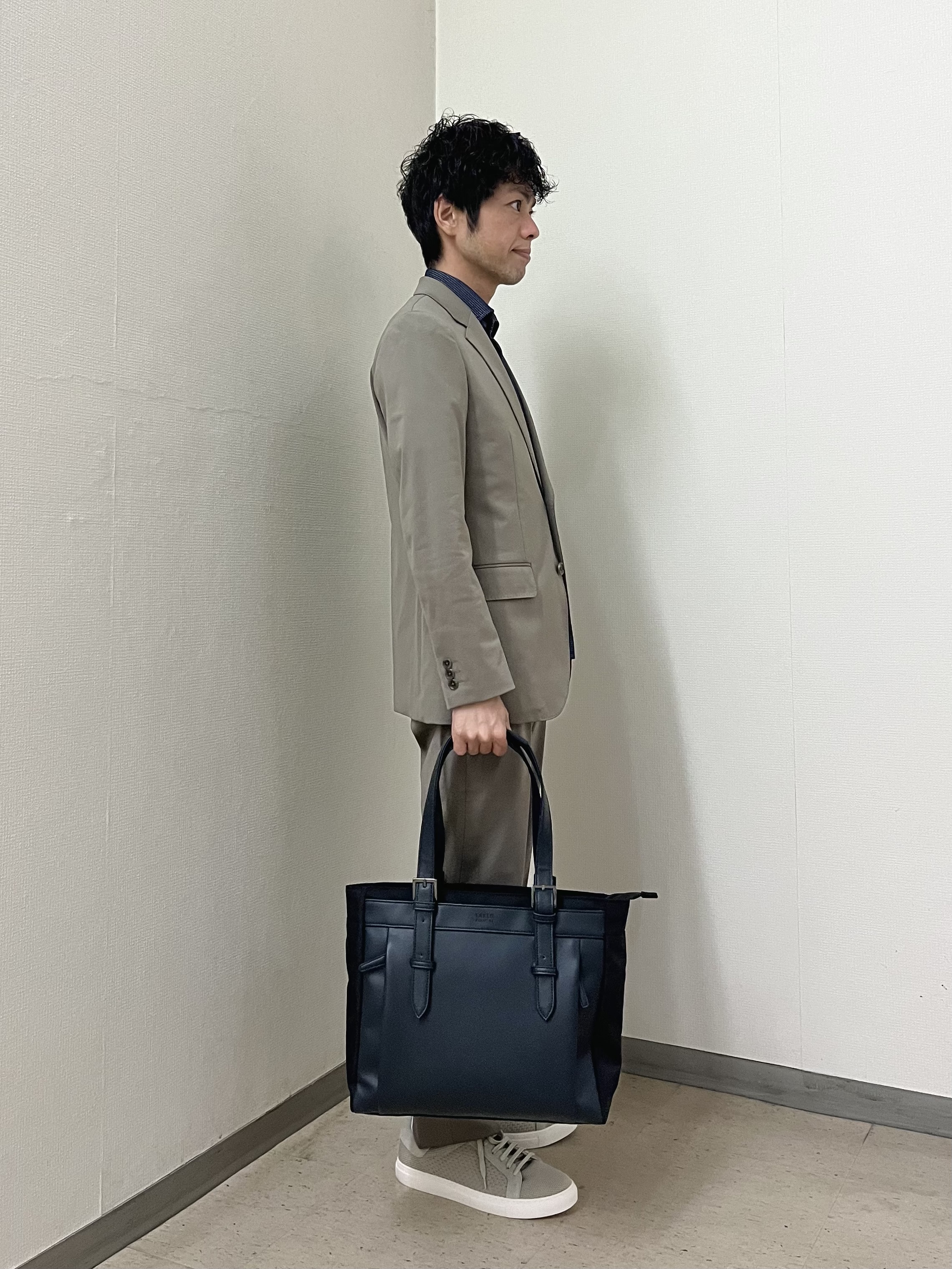 URAさんの「TAKEO KIKUCHI｜【360&deg;ストレッチ/軽量】None Of Stress ライト ジャケット（セットアップ対応）」を使ったコーディネート