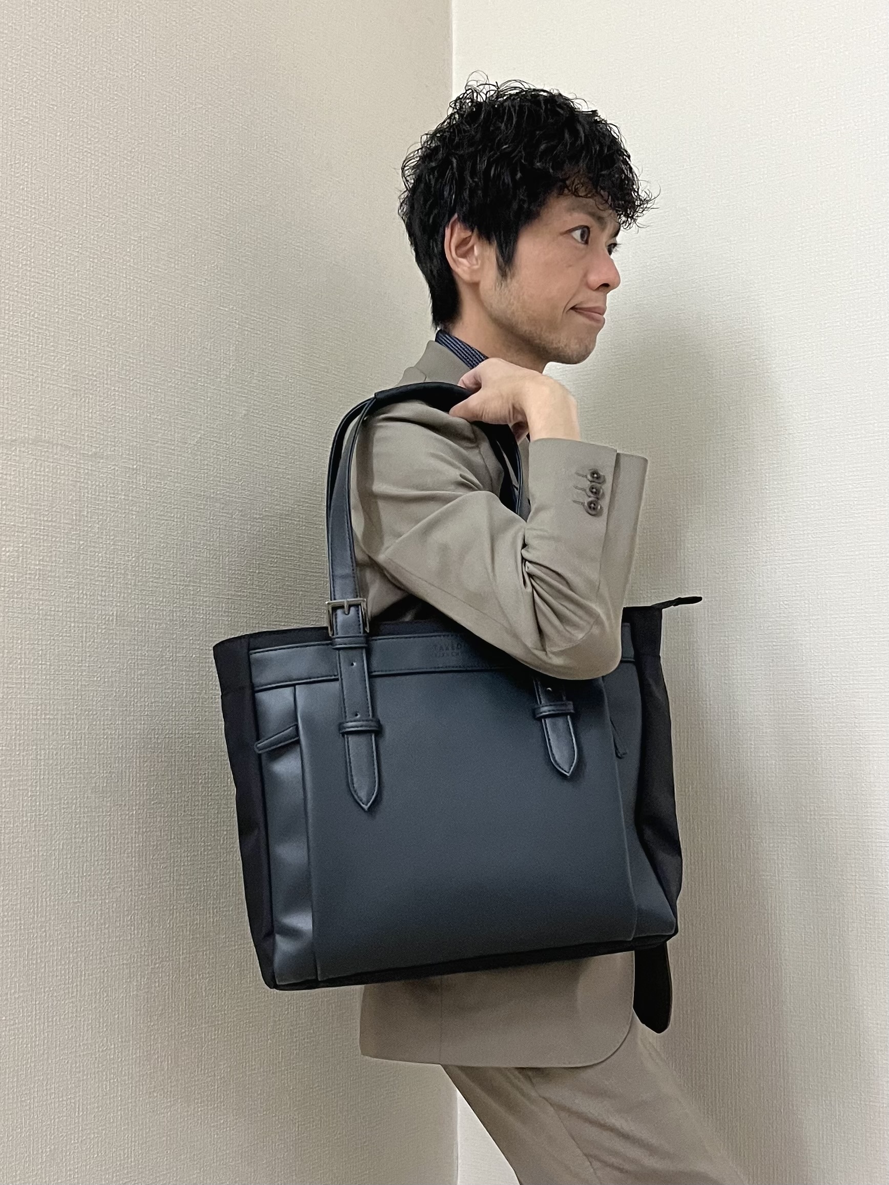 URAさんの「TAKEO KIKUCHI｜【360&deg;ストレッチ/軽量】None Of Stress ライト ジャケット（セットアップ対応）」を使ったコーディネート