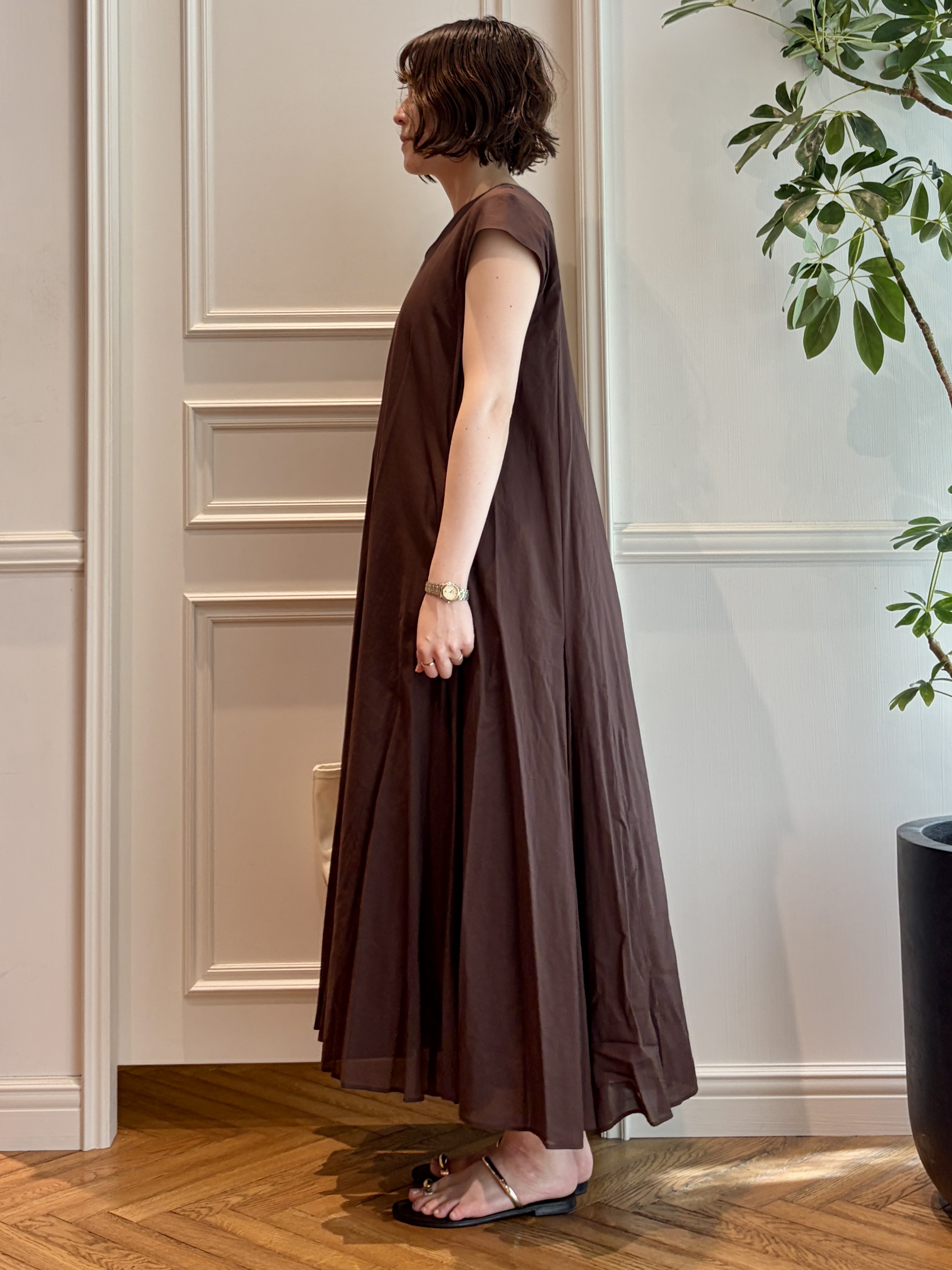nakaoさんの「DRESSTERIOR｜NICOLAS LAINAS（ニコラスライナス）ソフトソールトングサンダル」を使ったコーディネート
