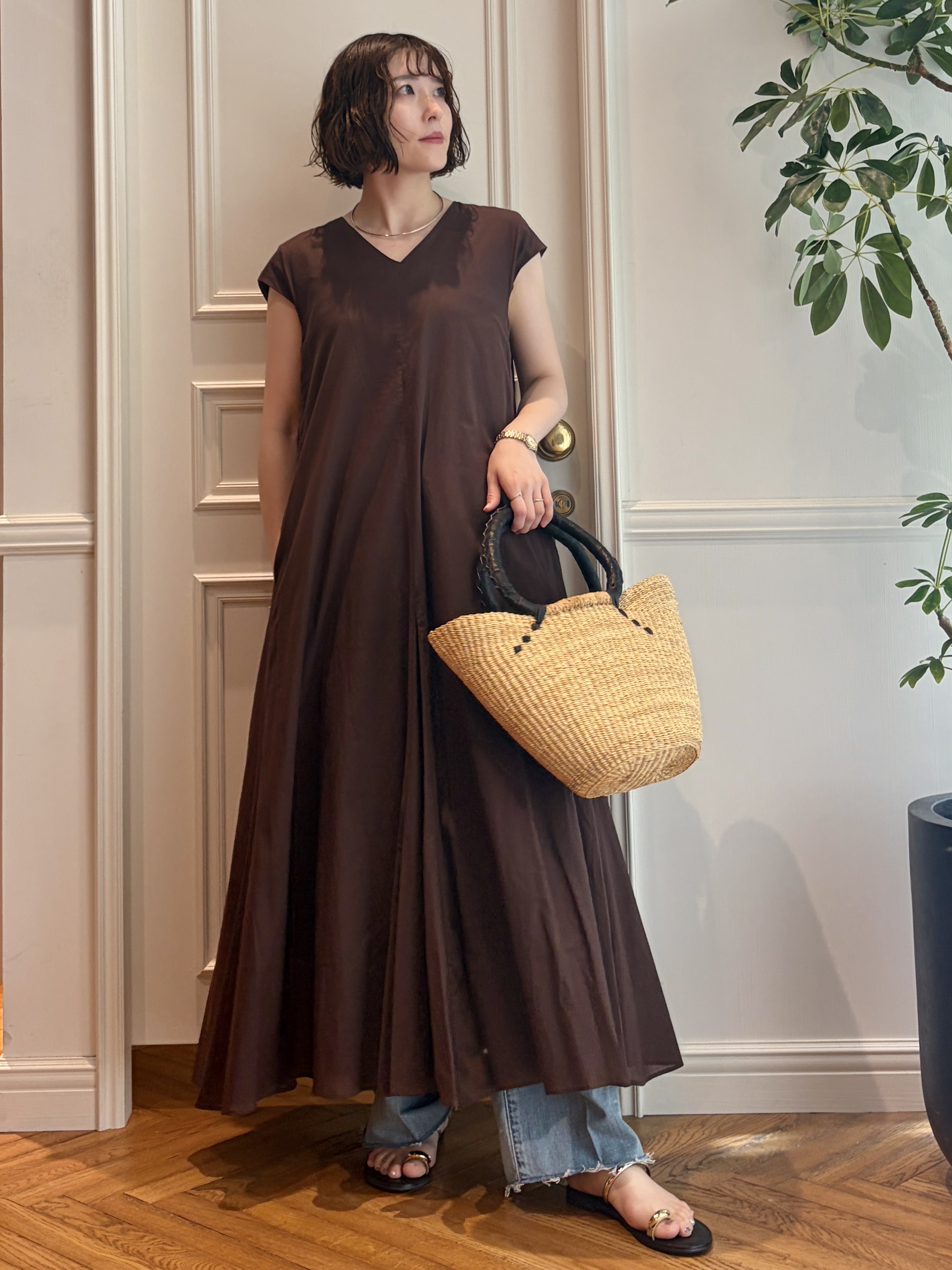 nakaoさんの「DRESSTERIOR｜NICOLAS LAINAS（ニコラスライナス）ソフトソールトングサンダル」を使ったコーディネート