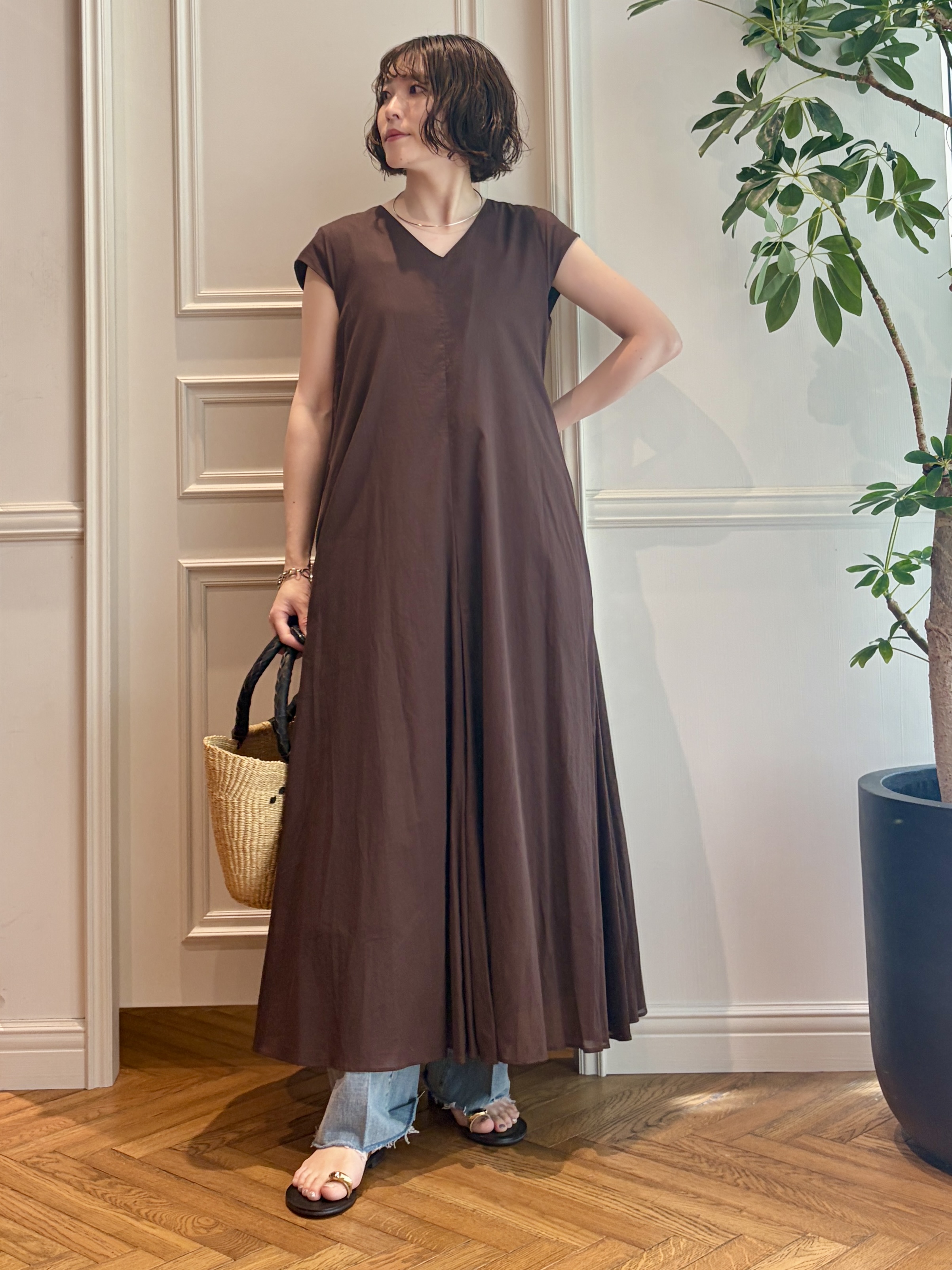 nakaoさんの「DRESSTERIOR｜NICOLAS LAINAS（ニコラスライナス）ソフトソールトングサンダル」を使ったコーディネート