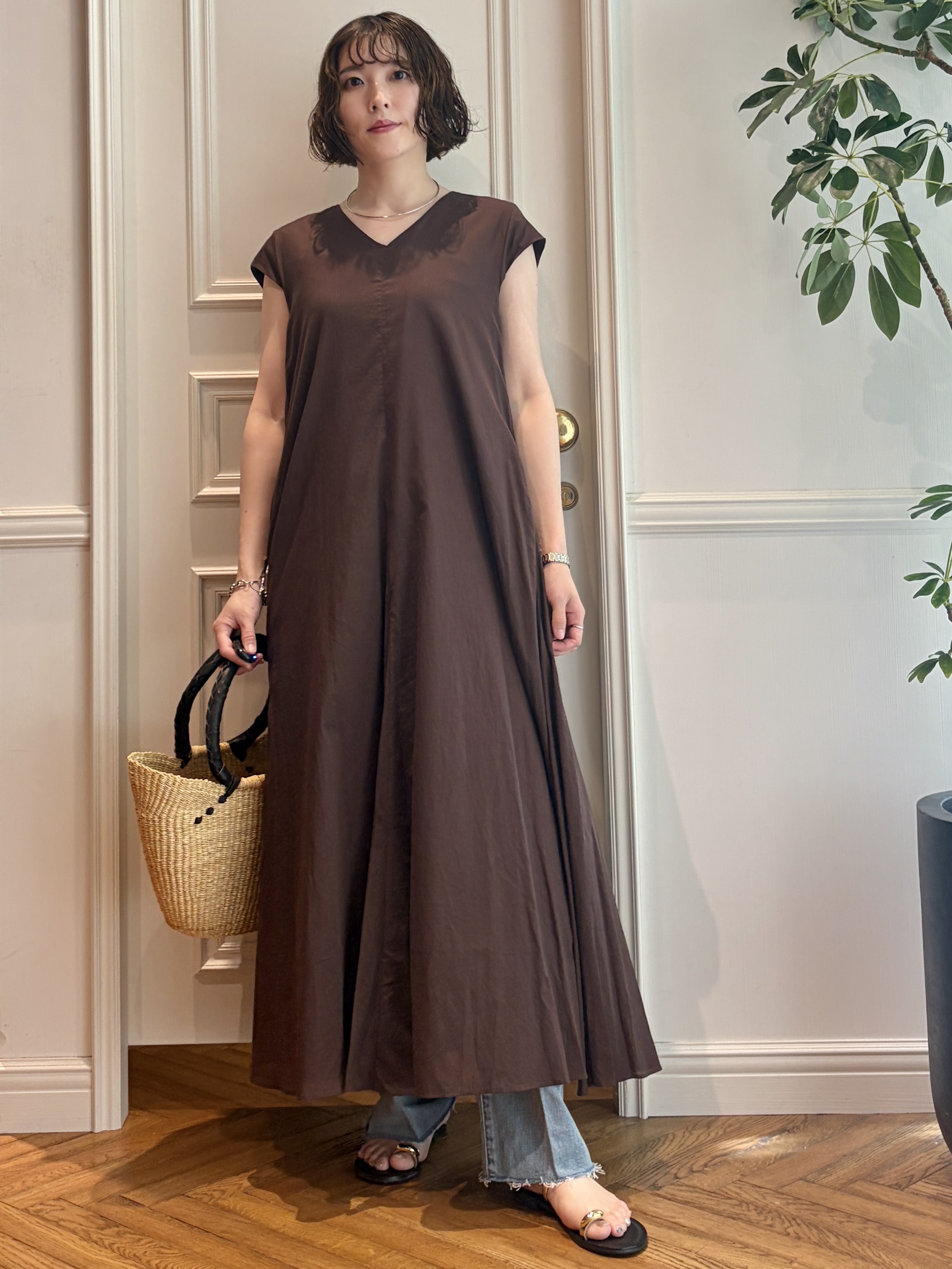 nakaoさんの「DRESSTERIOR｜NICOLAS LAINAS（ニコラスライナス）ソフトソールトングサンダル」を使ったコーディネート