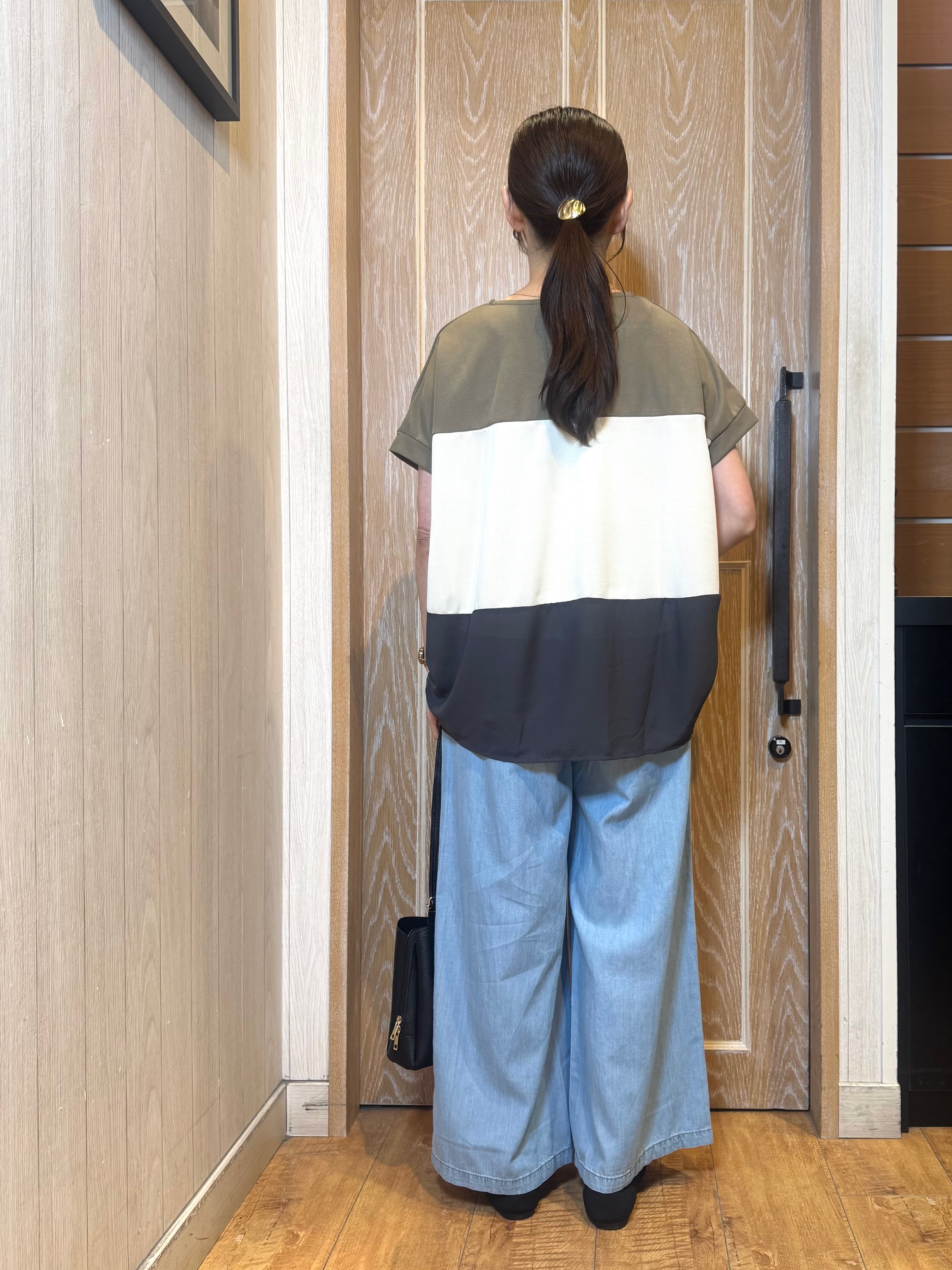 KAORIさんの「SHOO･LA･RUE｜【S-LL/洗濯機可/体型カバー】1枚で主役になる 3段切替 ドルマンＴシャツ」を使ったコーディネート
