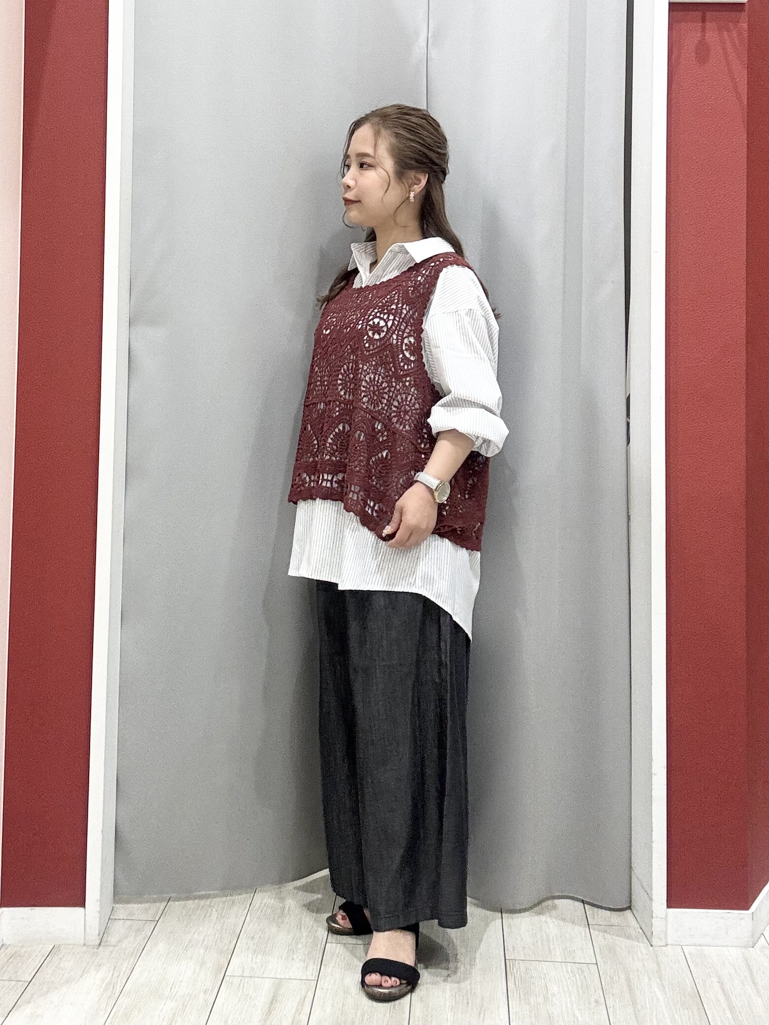 shioさんの「SHOO･LA･RUE｜【ひんやり/UV/吸水速乾/洗濯後しわになりにくい】ラッシュガードにもなる ストライプシャツ」を使ったコーディネート