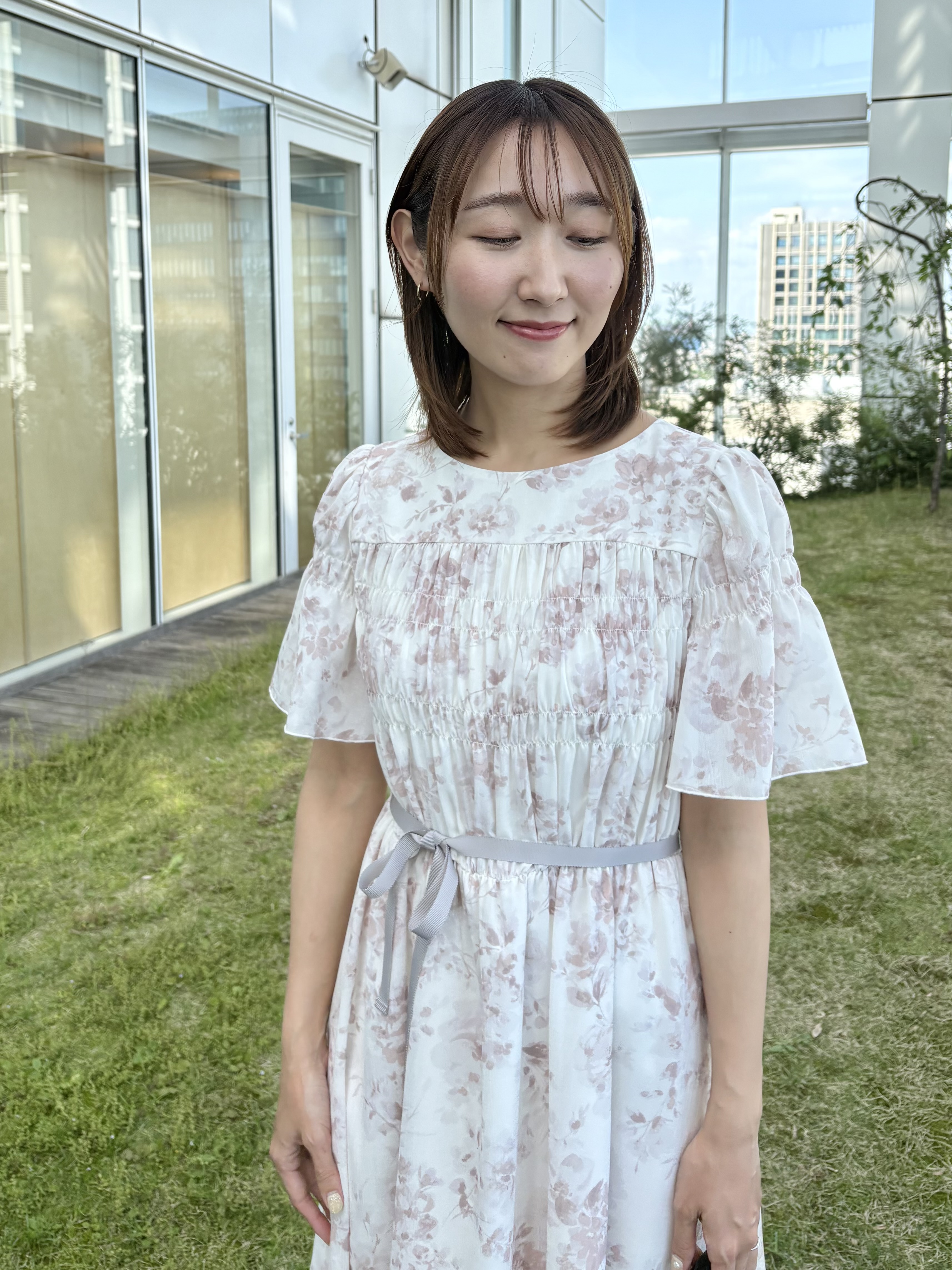 みぃさんの「Couture brooch｜【洗える】クラウディフラワー ワンピース」を使ったコーディネート