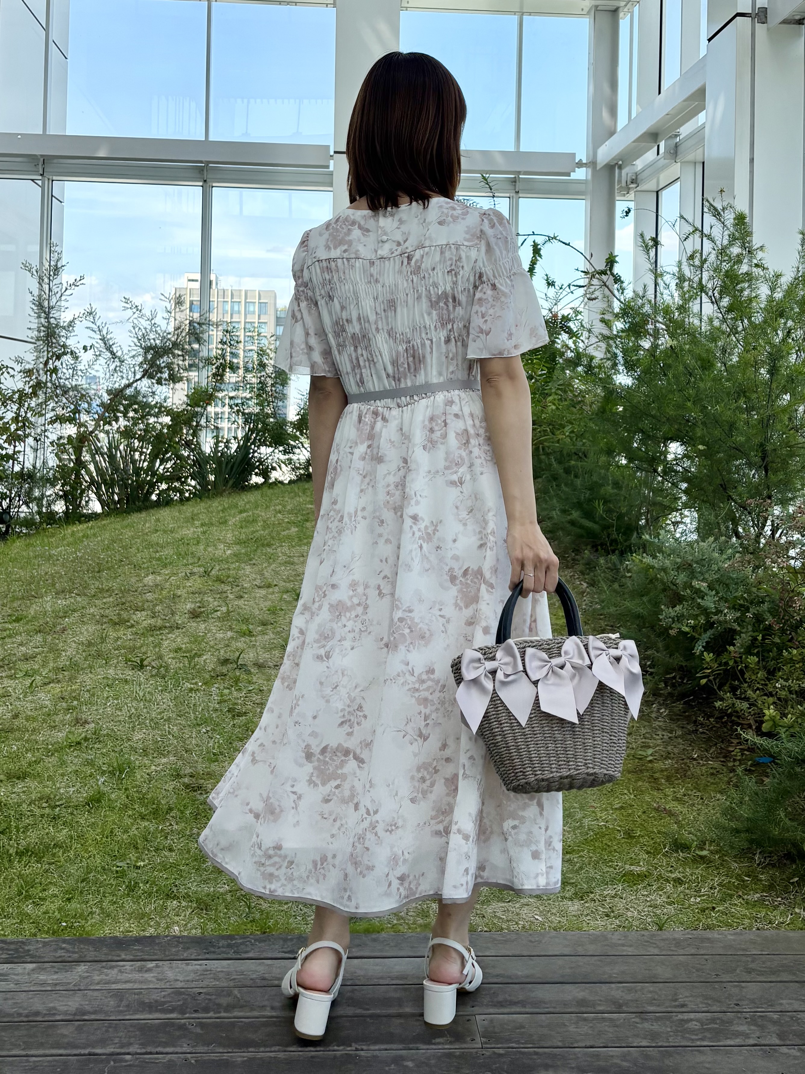 みぃさんの「Couture brooch｜【洗える】クラウディフラワー ワンピース」を使ったコーディネート