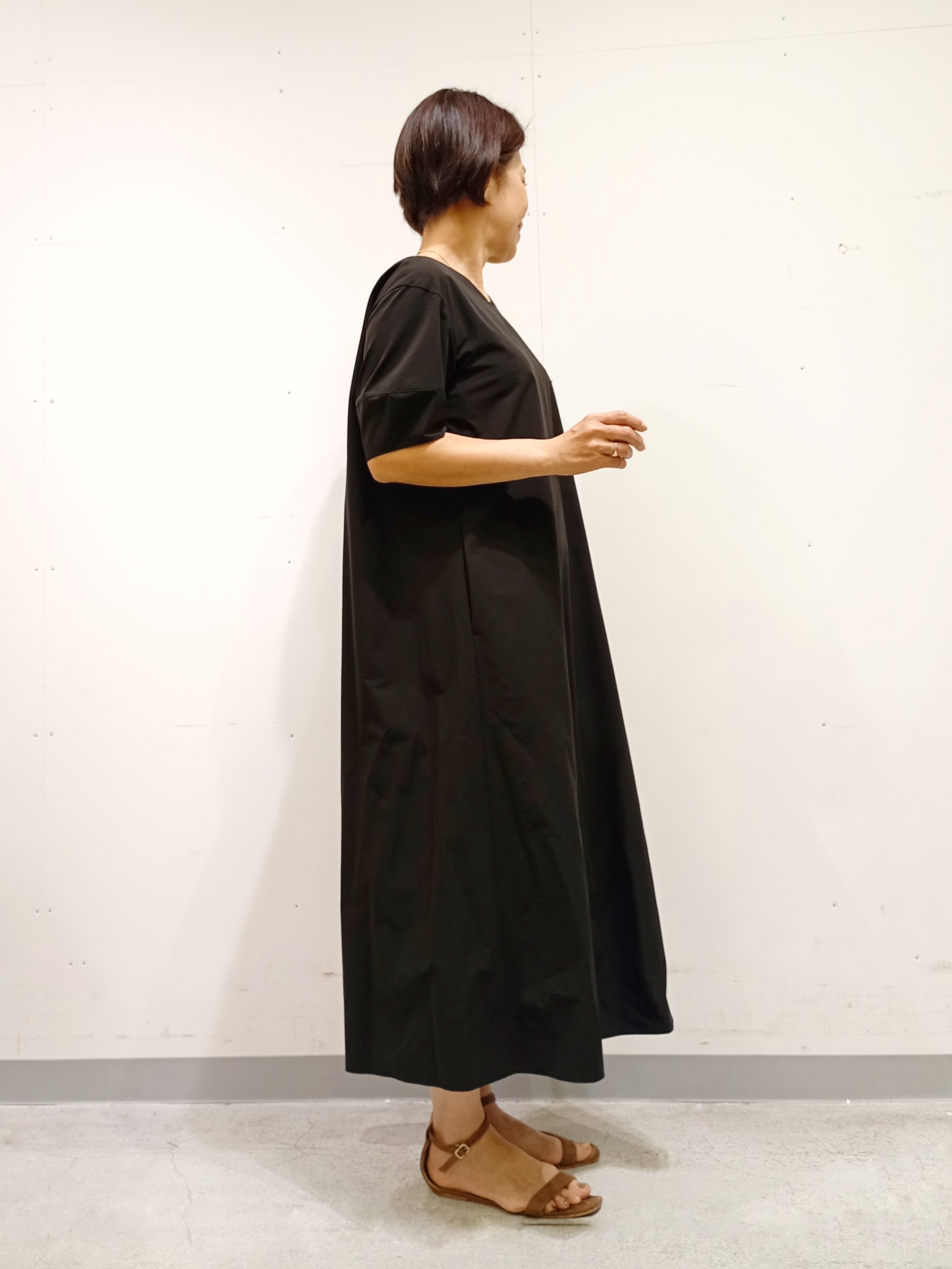 Kさんの「INDIVI｜【撥水／UVケア／SETUP可能】軽量ベルト付きAラインワンピース」を使ったコーディネート