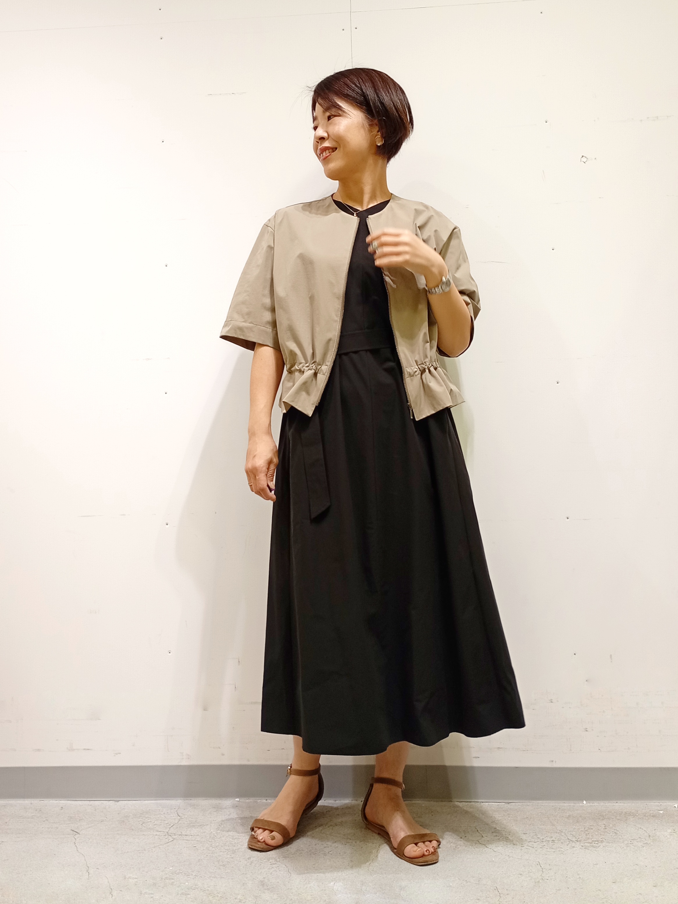 Kさんの「INDIVI｜【撥水／UVケア／SETUP可能】軽量ベルト付きAラインワンピース」を使ったコーディネート