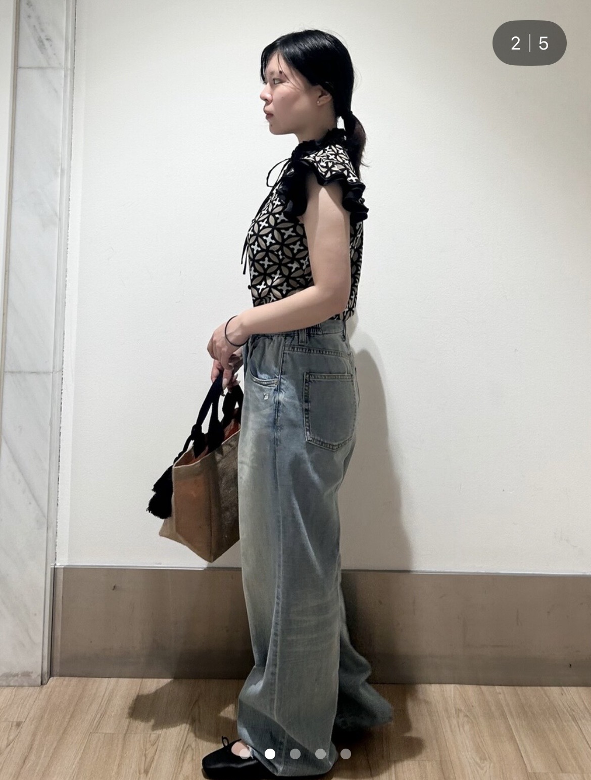 とりみさんの「DRESSTERIOR｜センタープレスストレートデニム」を使ったコーディネート